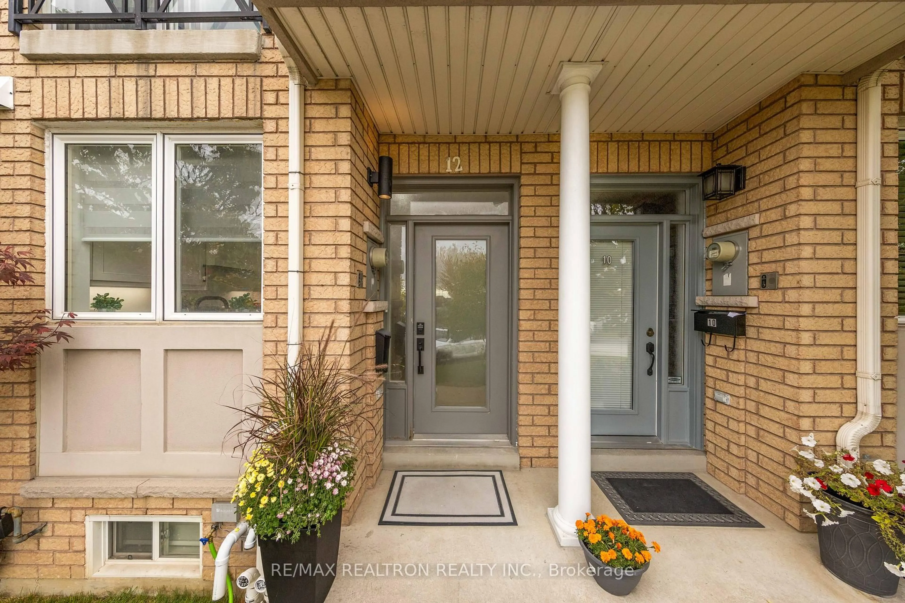 Indoor entryway for 12 Market Garden Mews, Toronto Ontario M8Z 0A5