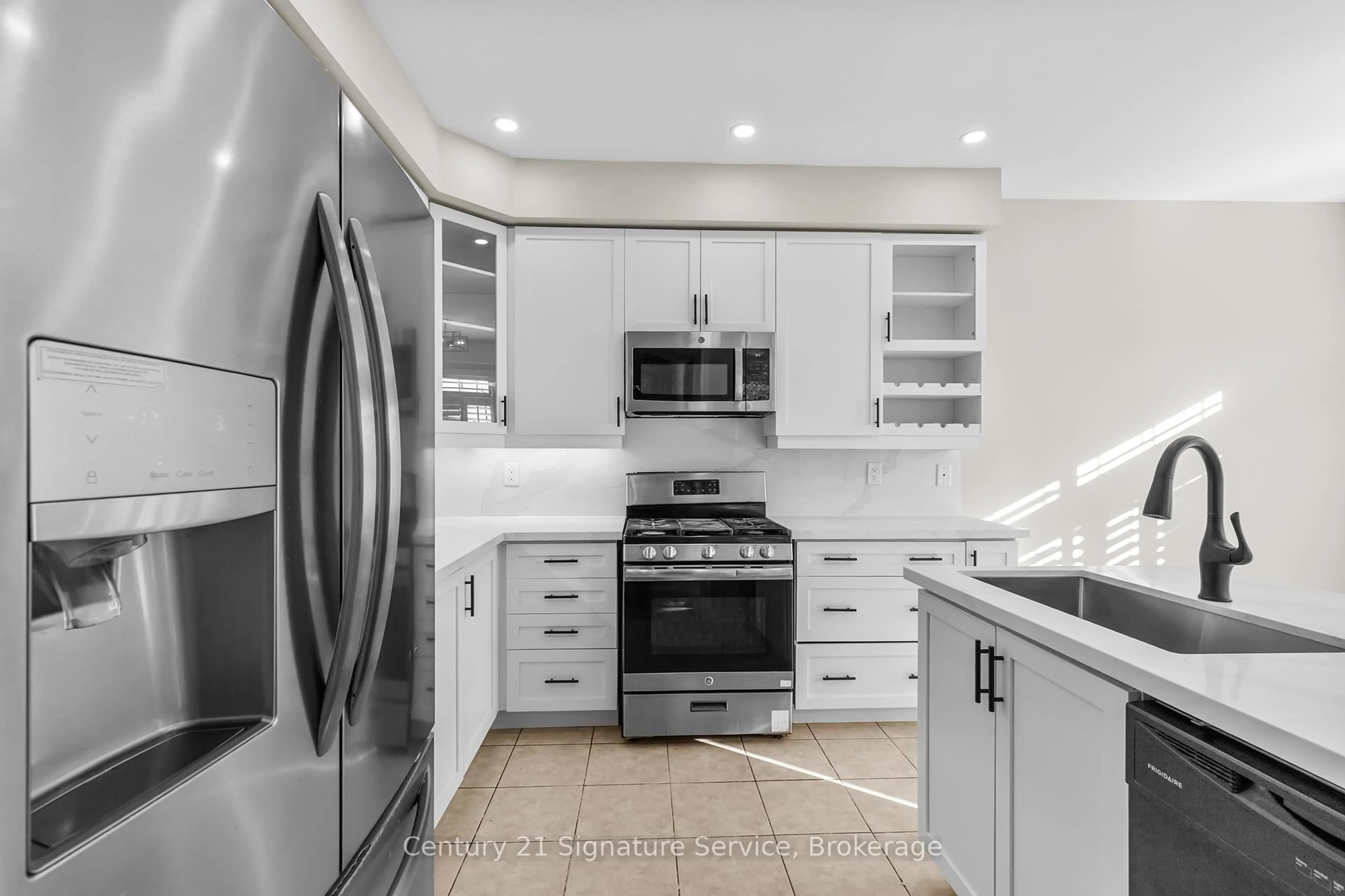 Unknown for 54 Millhouse Mews, Brampton Ontario L6Y 5J8