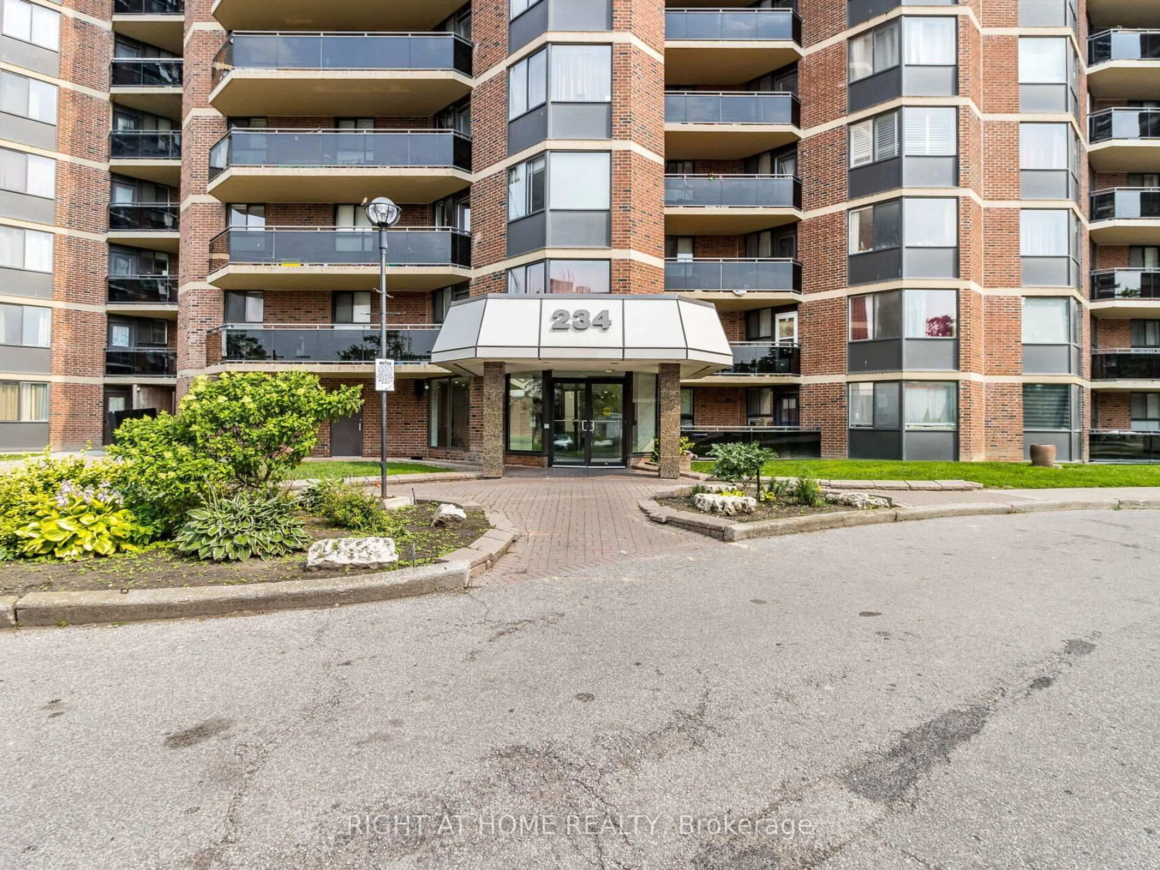 Indoor foyer for 234 Albion Rd #305, Toronto Ontario M9W 6A5
