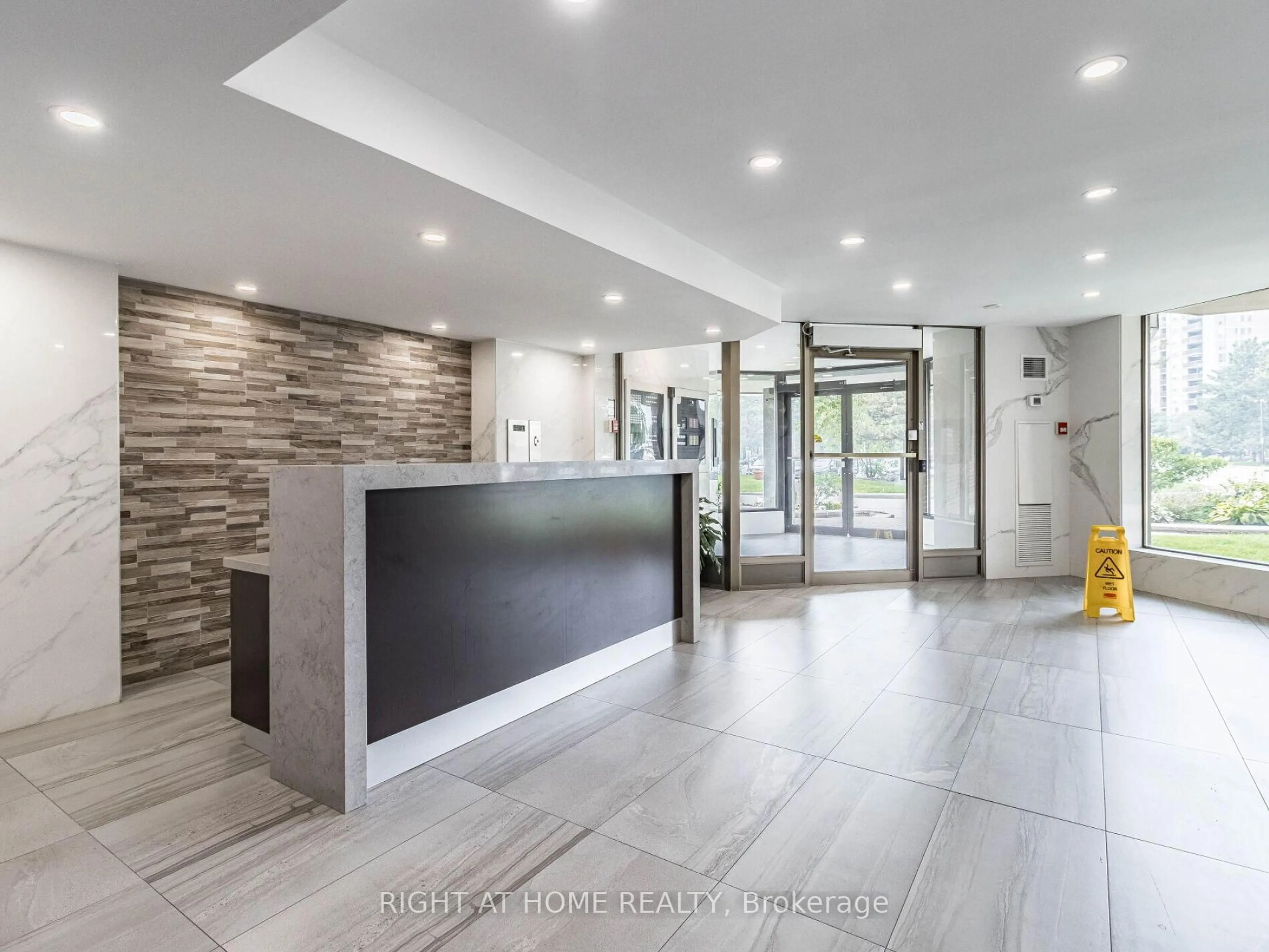 Unknown for 234 Albion Rd #305, Toronto Ontario M9W 6A5