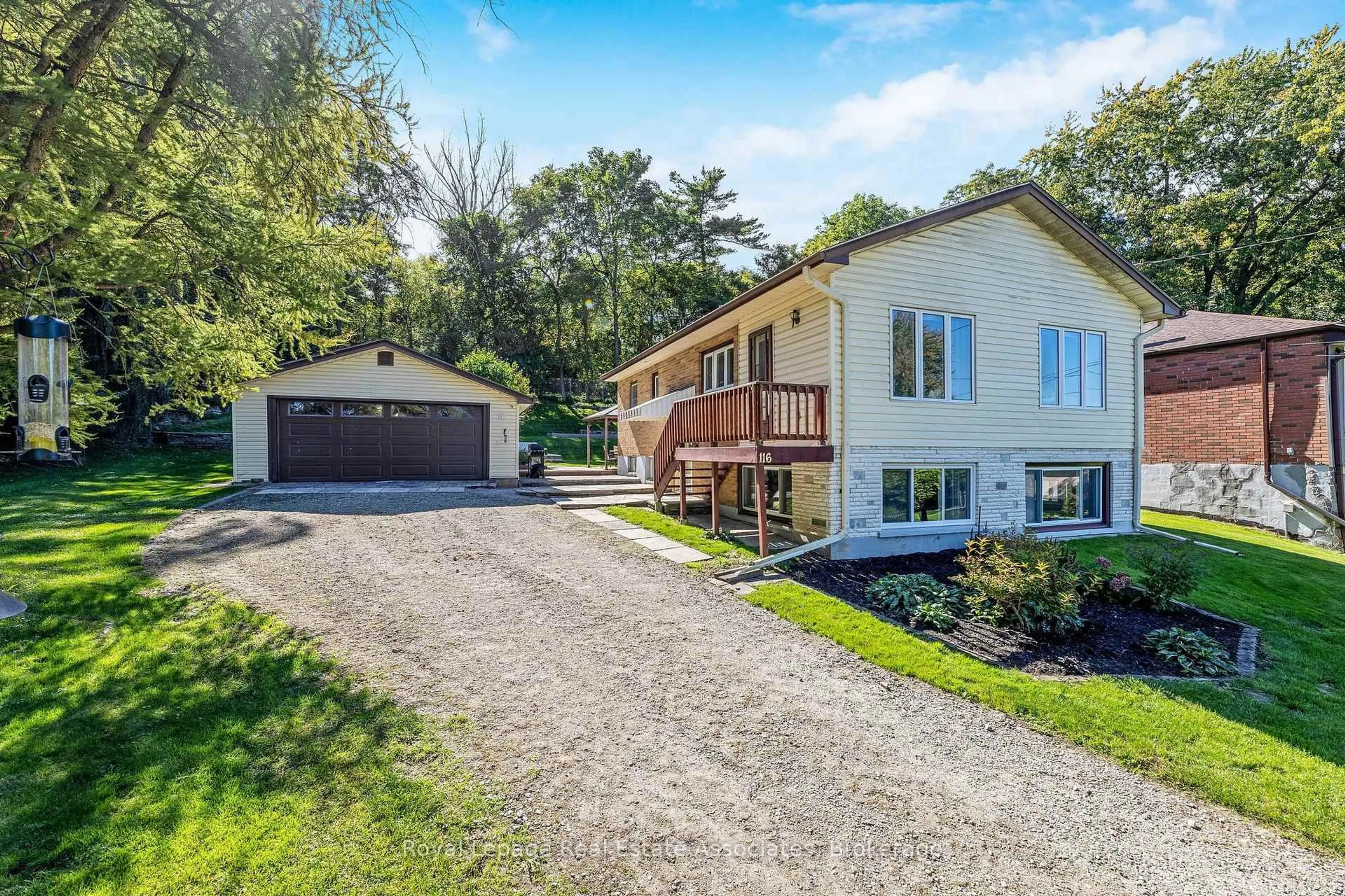 A pic from outside/outdoor area/front of a property/back of a property/a pic from drone, water/lake/river/ocean view for 116 Park St, Halton Hills Ontario L7G 2V4