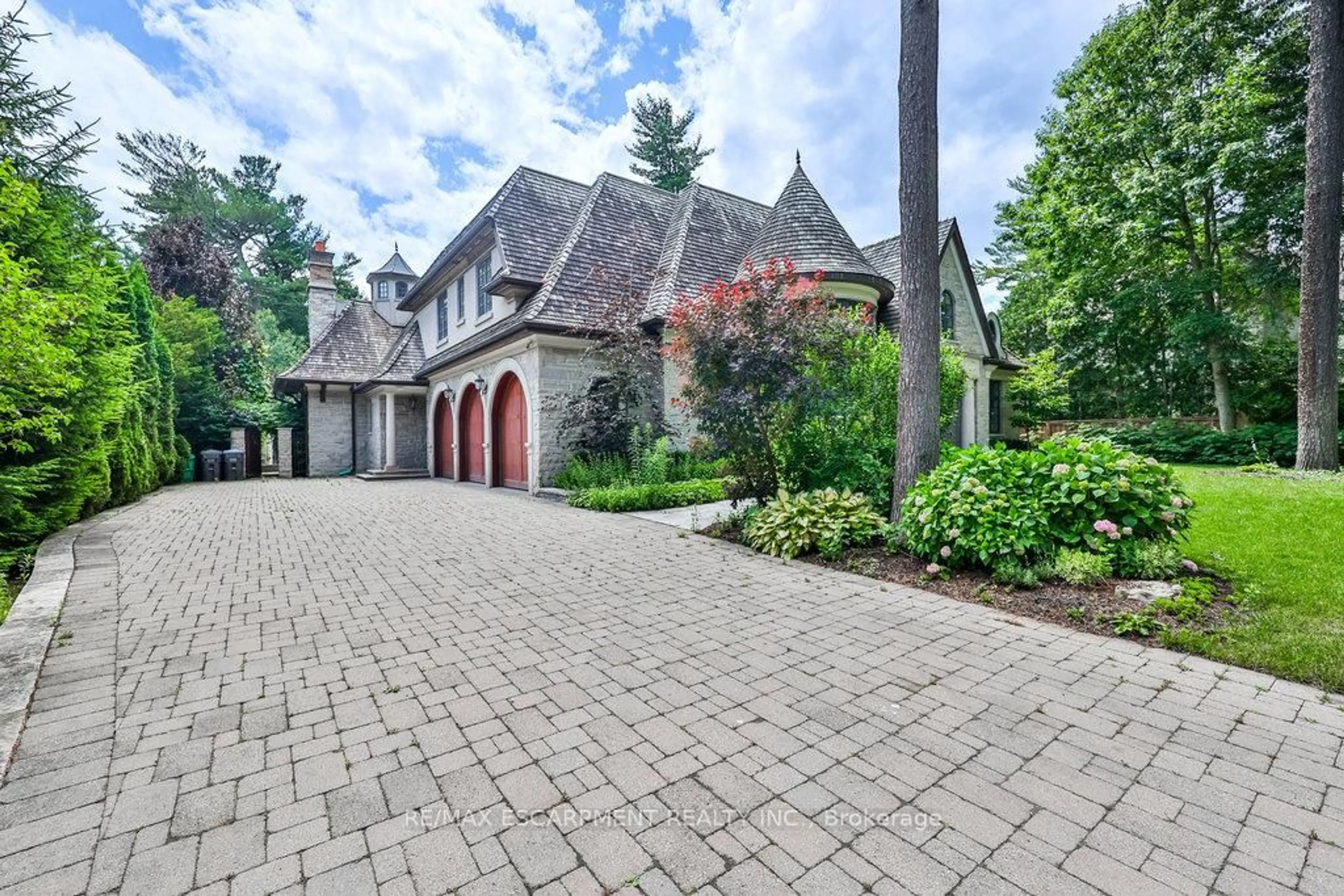 Home with brick exterior material, street for 1476 Carmen Dr, Mississauga Ontario L5G 3Z1