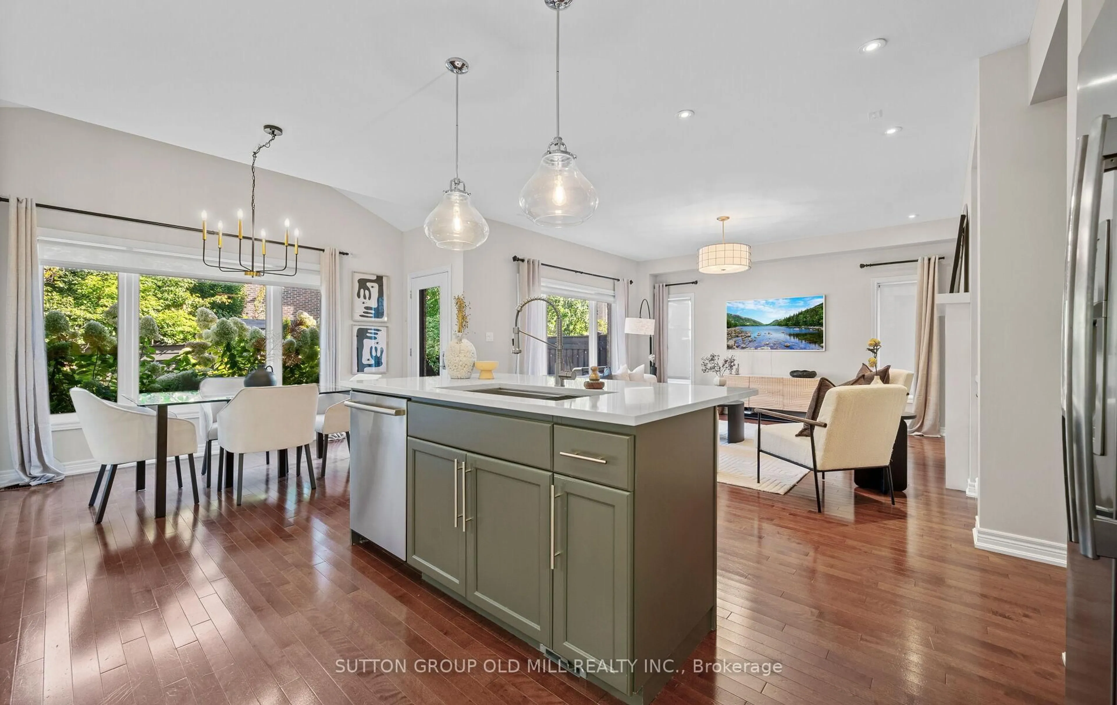 Open concept kitchen, unknown for 3304 Stalybridge Dr, Oakville Ontario L6M 0K8