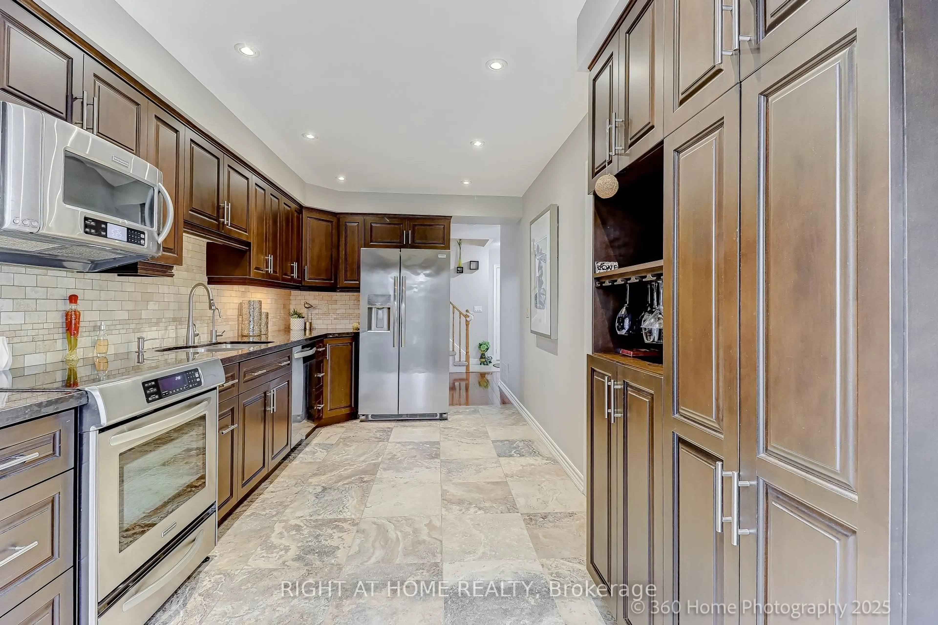 Unknown for 32 Heathcliffe Sq, Brampton Ontario L6S 5P7