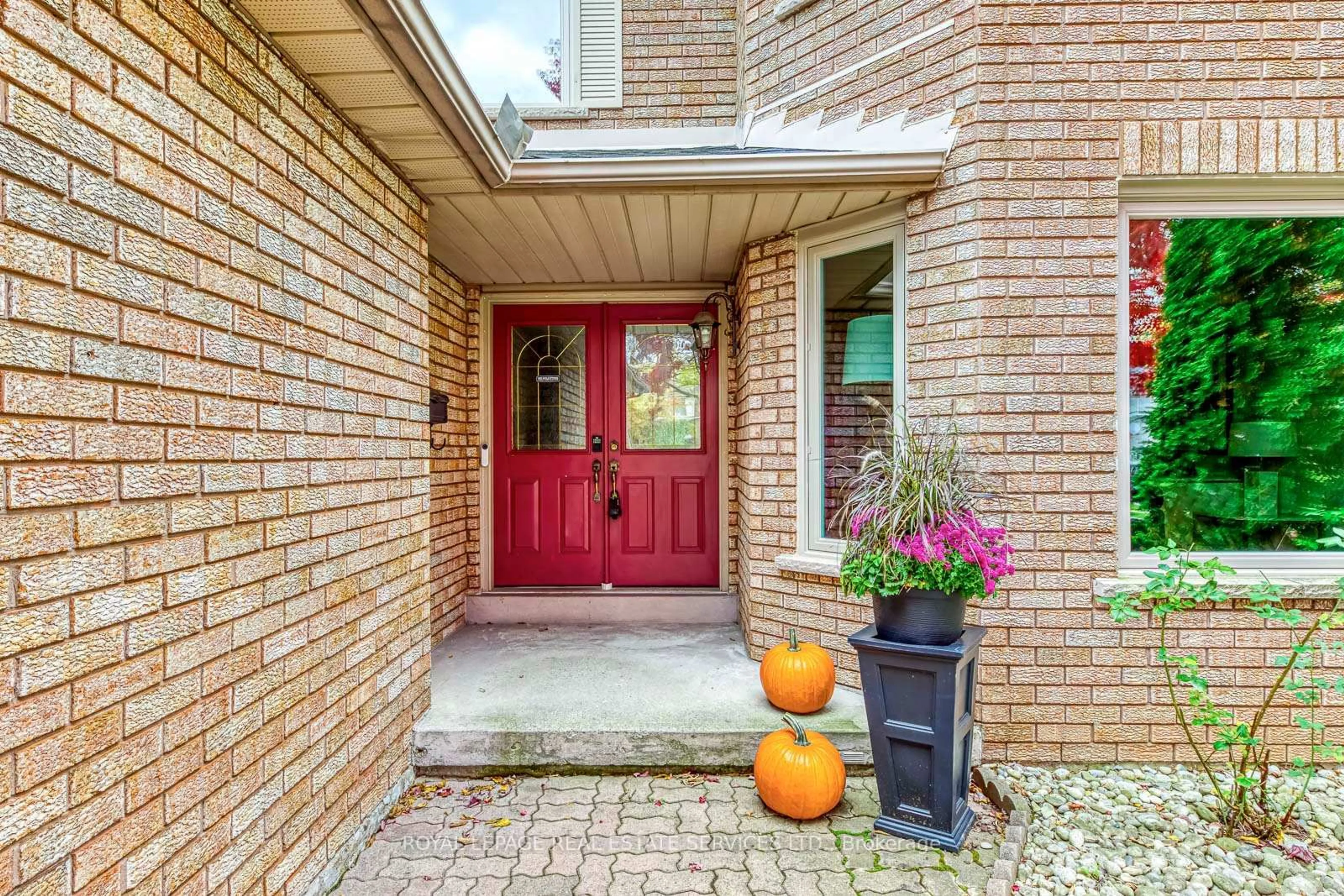 Unknown for 1366 Fieldcrest Lane, Oakville Ontario L6M 2W8