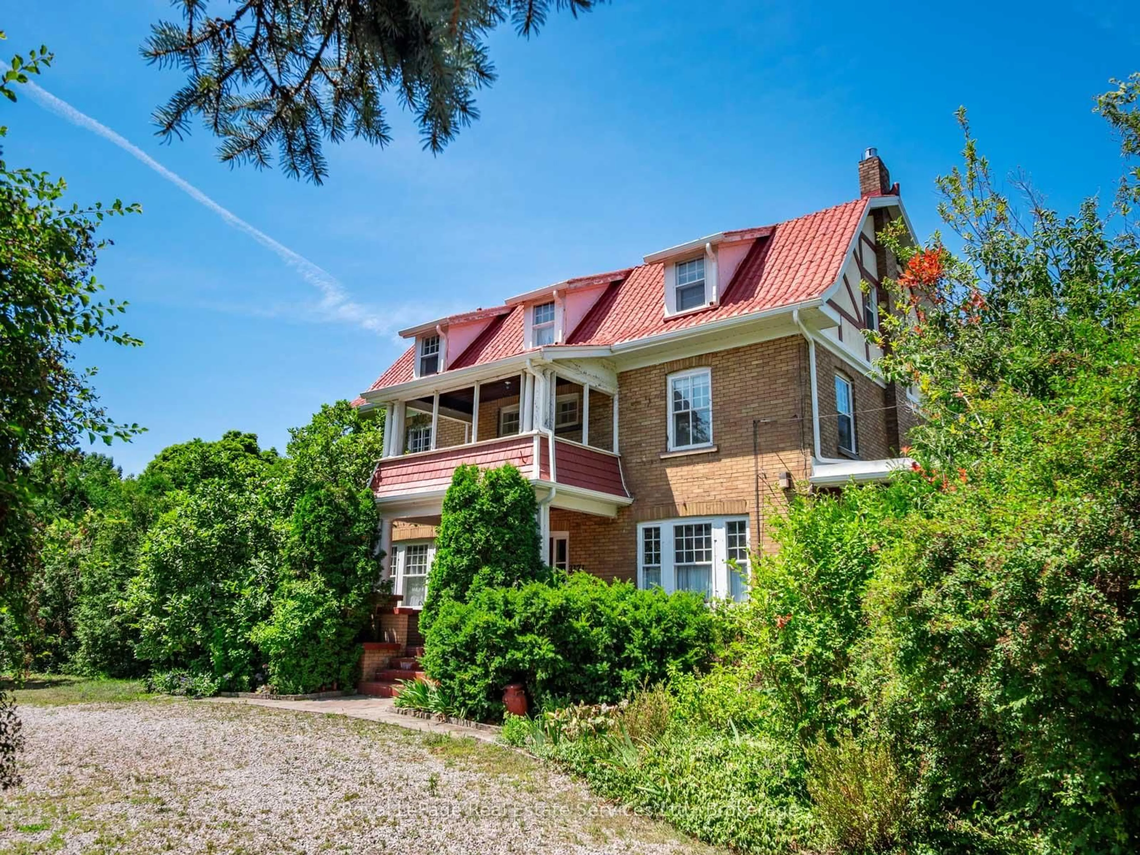 Home with brick exterior material, street for 3175 Lakeshore Rd, Oakville Ontario L6L 1J7