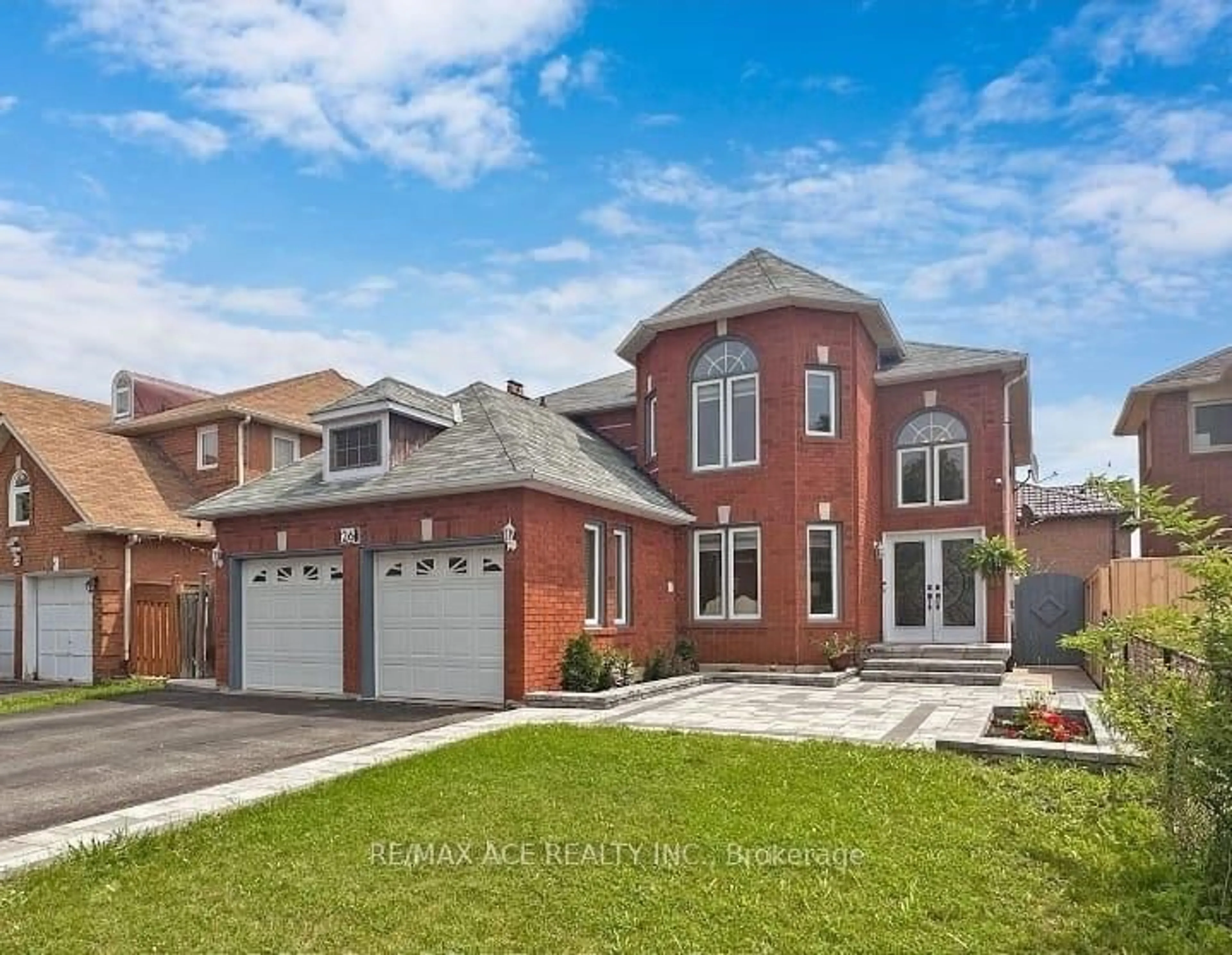 Home with brick exterior material, street for 26 Brownridge Crt, Brampton Ontario L6W 4L4