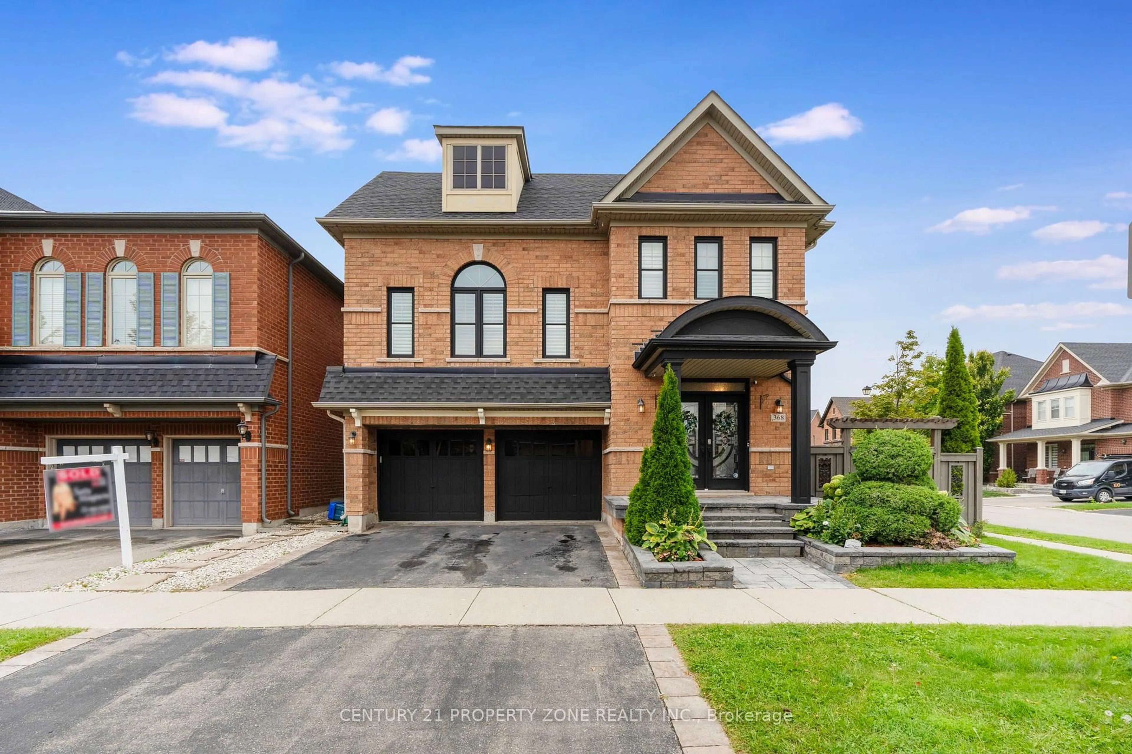 Home with brick exterior material, street for 368 Scott Blvd, Milton Ontario L9T 0T2
