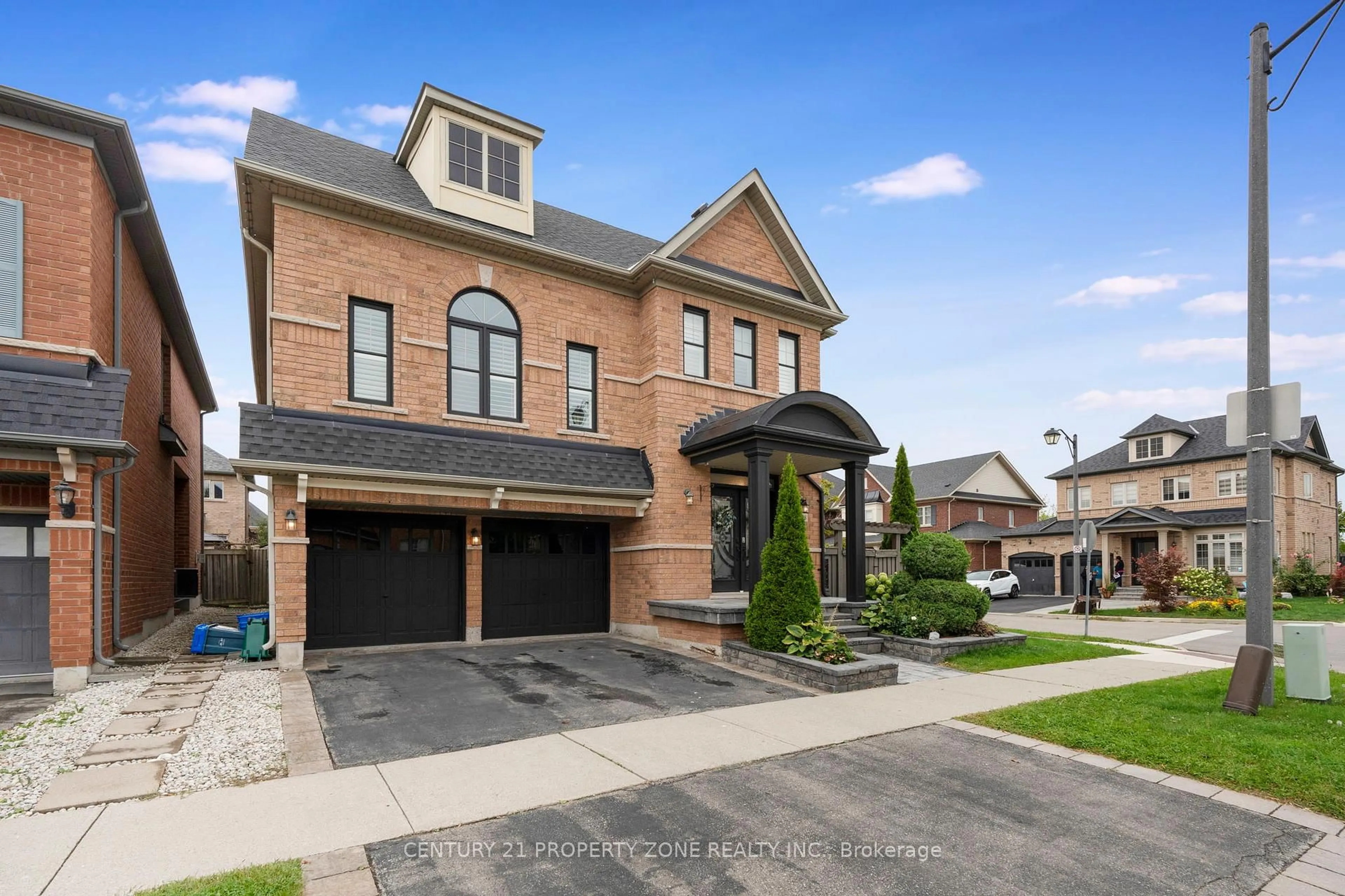 Home with brick exterior material, street for 368 Scott Blvd, Milton Ontario L9T 0T2