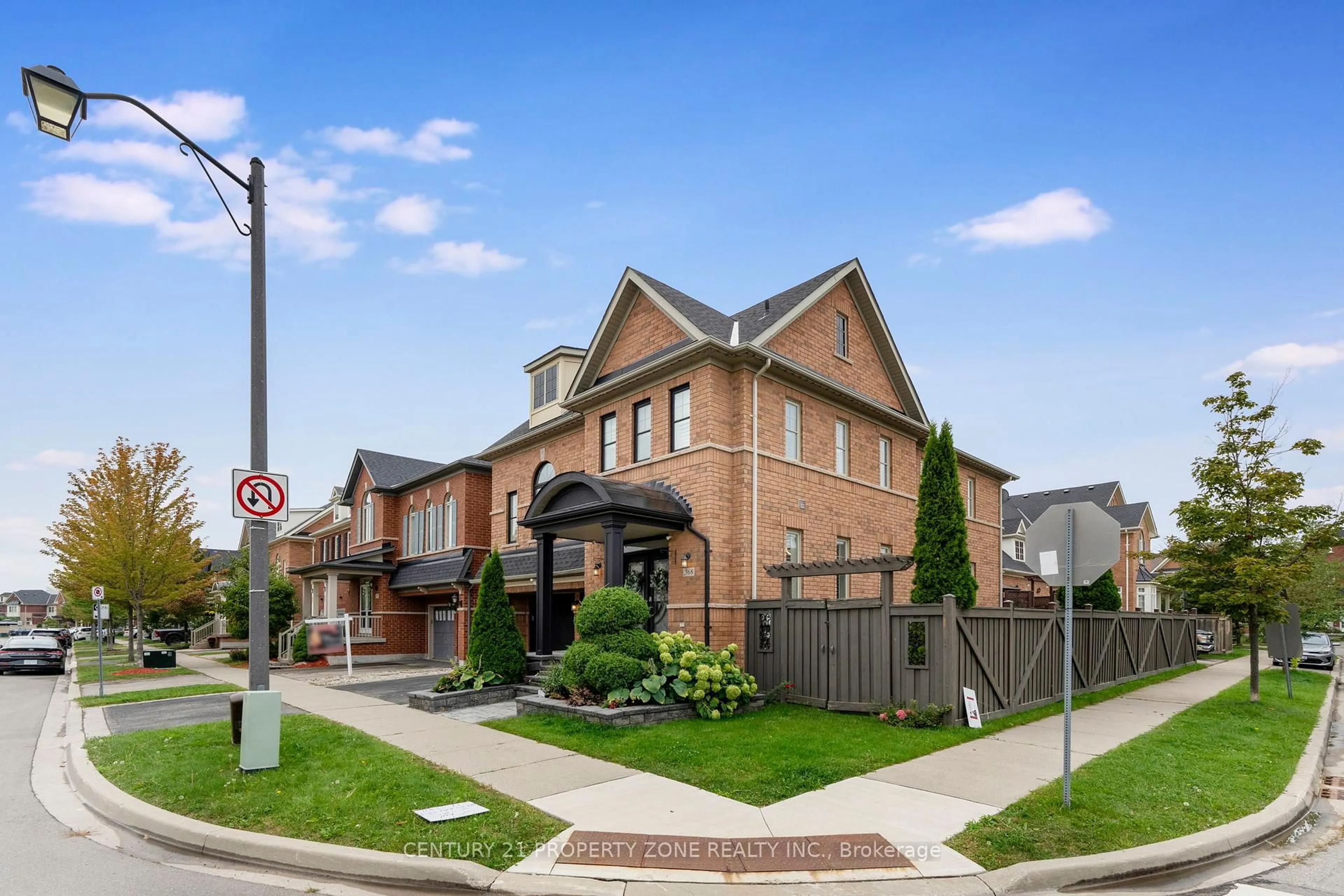 Home with brick exterior material, street for 368 Scott Blvd, Milton Ontario L9T 0T2