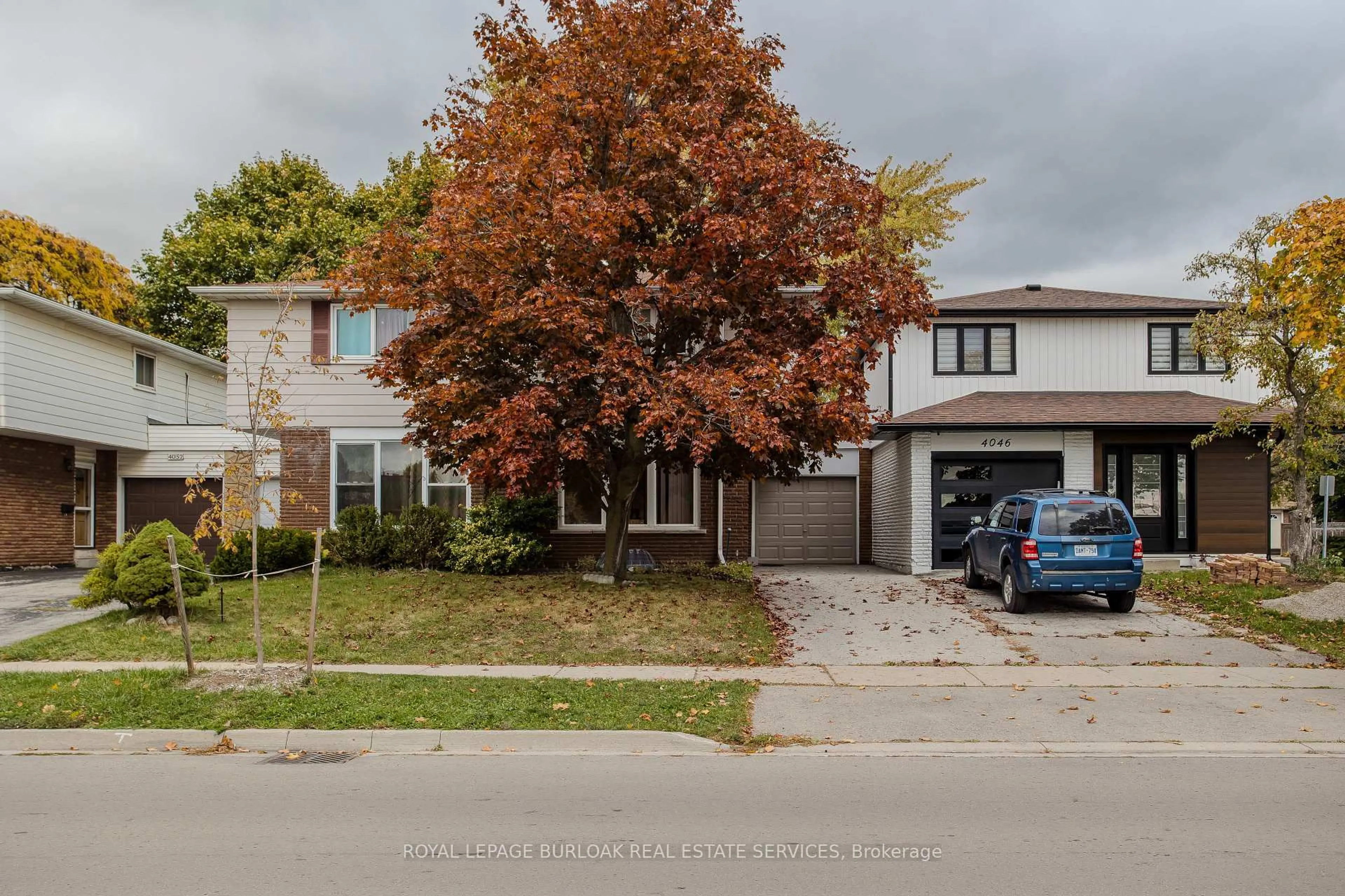 Home with brick exterior material, street for 4048 Longmoor Dr, Burlington Ontario L7L 1X2
