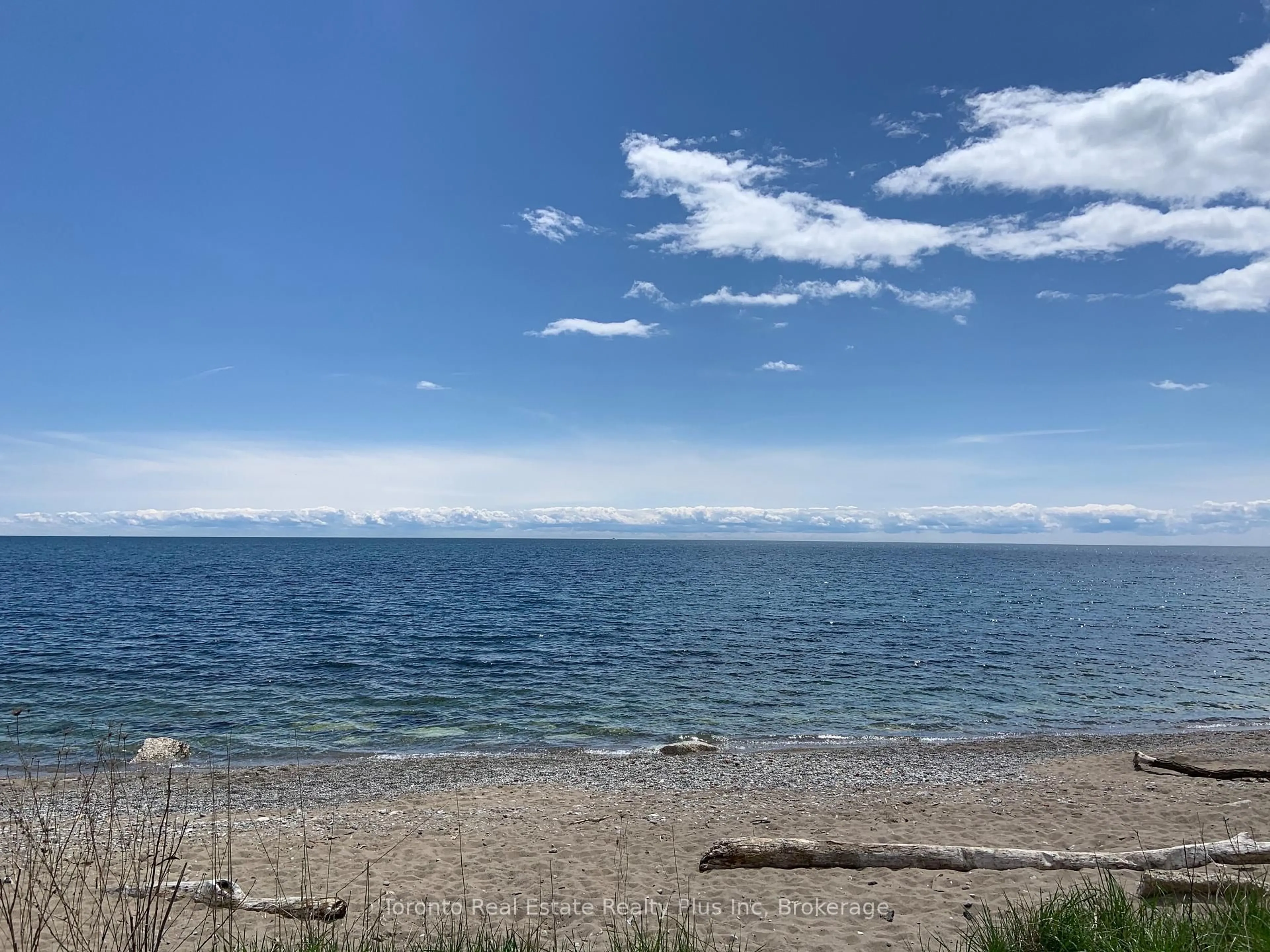 Blurry image for 39 Annie Craig Dr #403, Toronto Ontario M8V 0H1