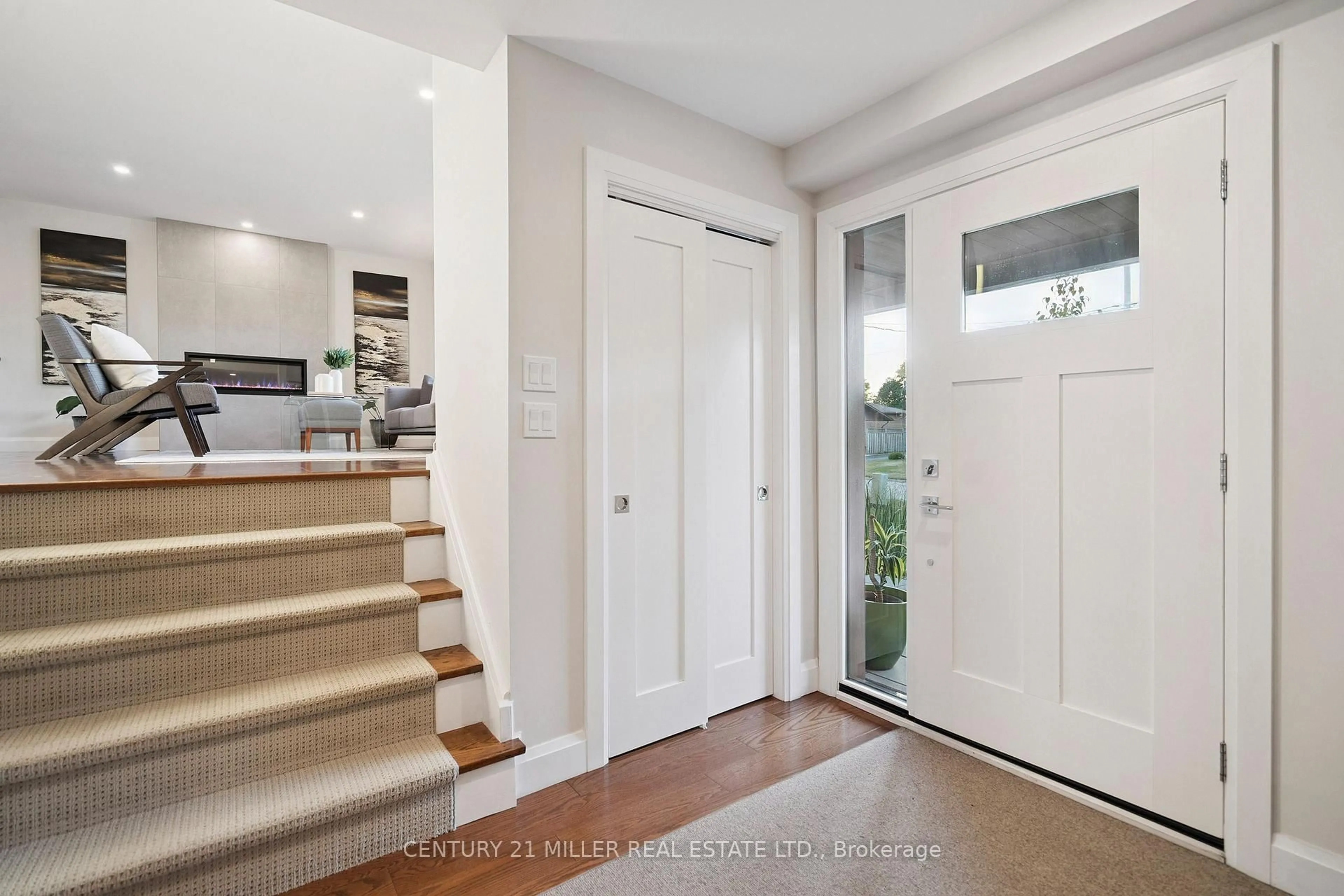 Indoor entryway for 238 Slater Cres, Oakville Ontario L6K 2C8