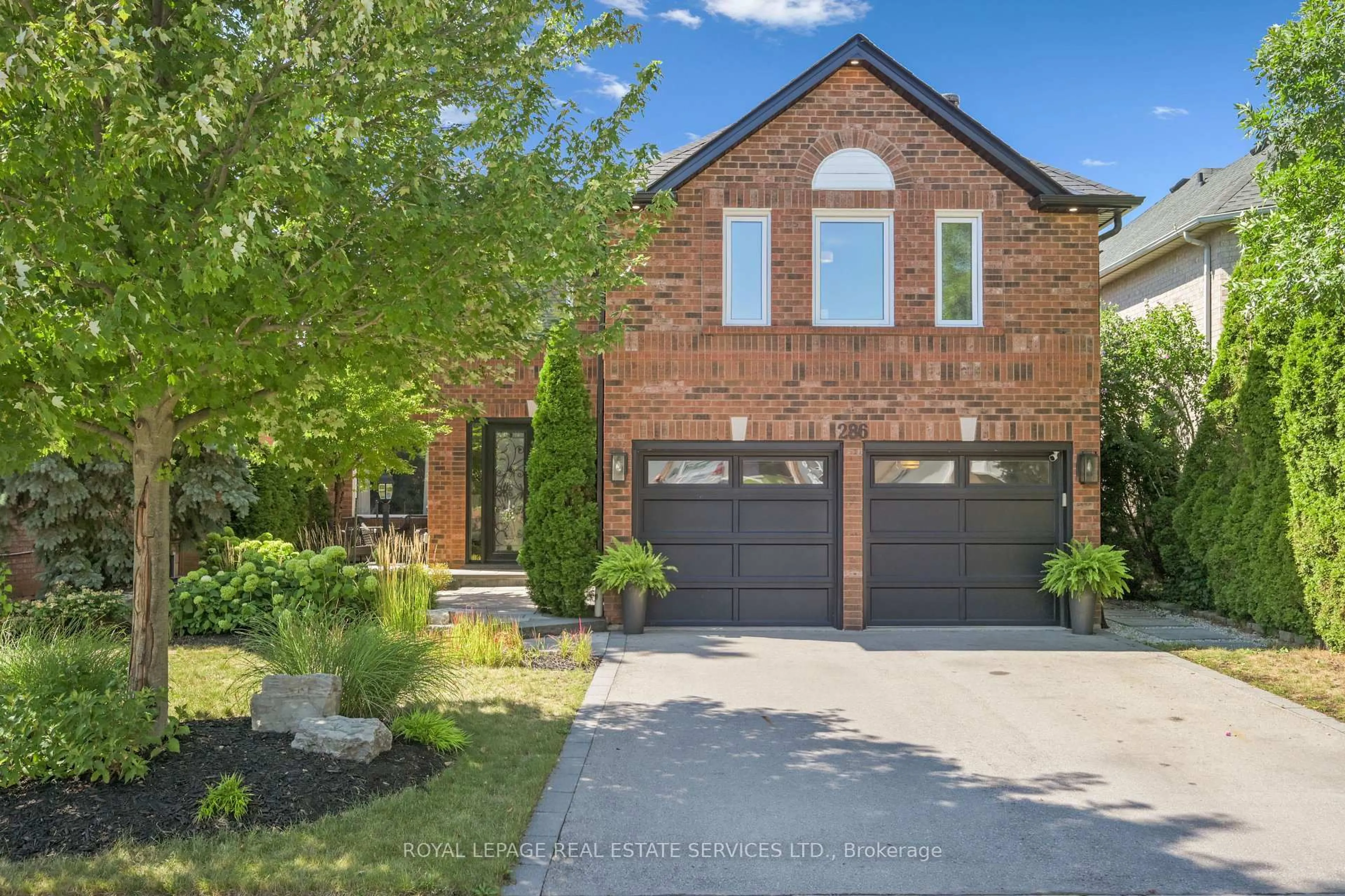 Home with brick exterior material, street for 286 Northwood Dr, Oakville Ontario L6M 1M7