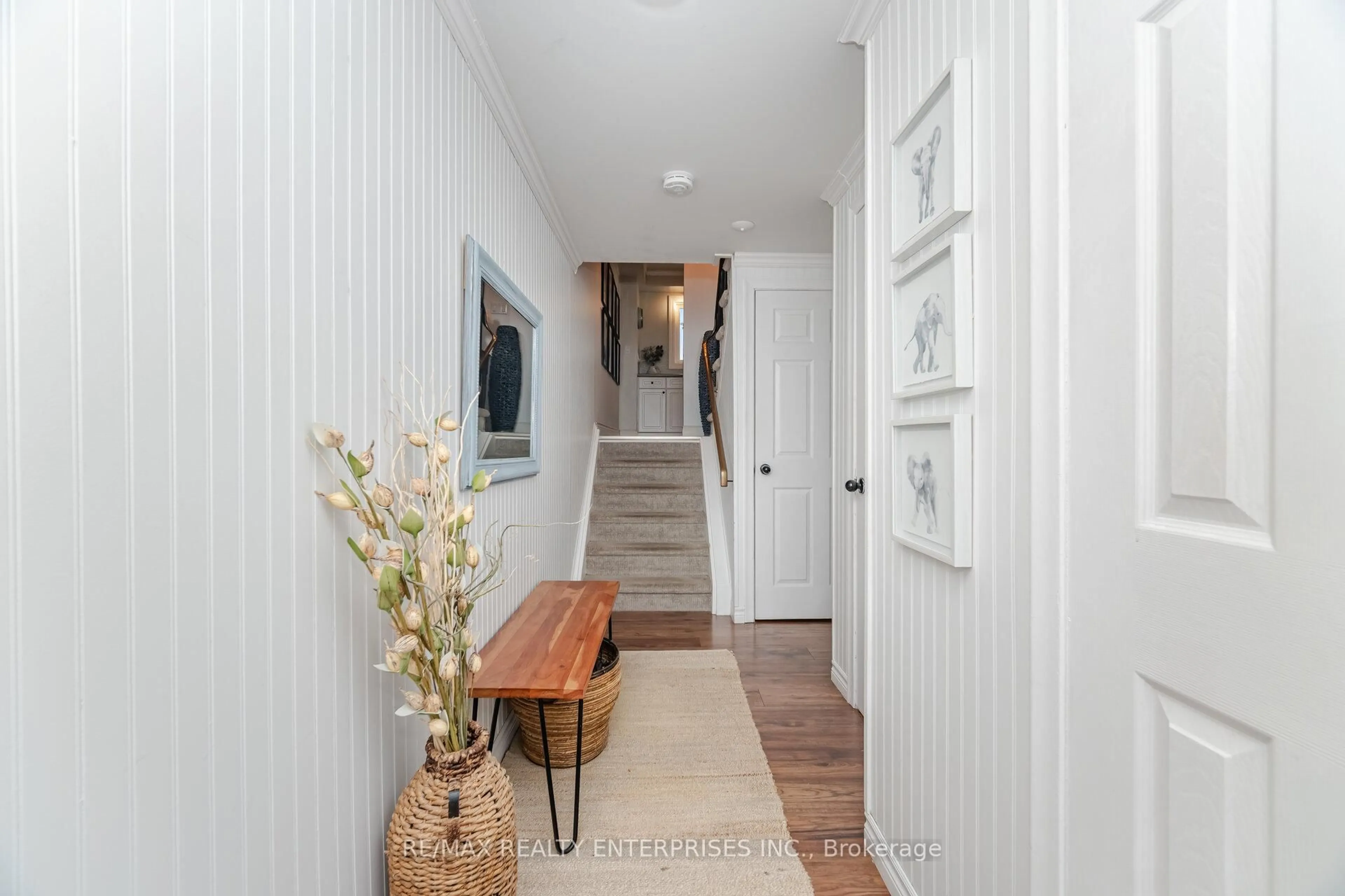 Indoor entryway for 371 Bronte St #110, Milton Ontario L9T 3K5