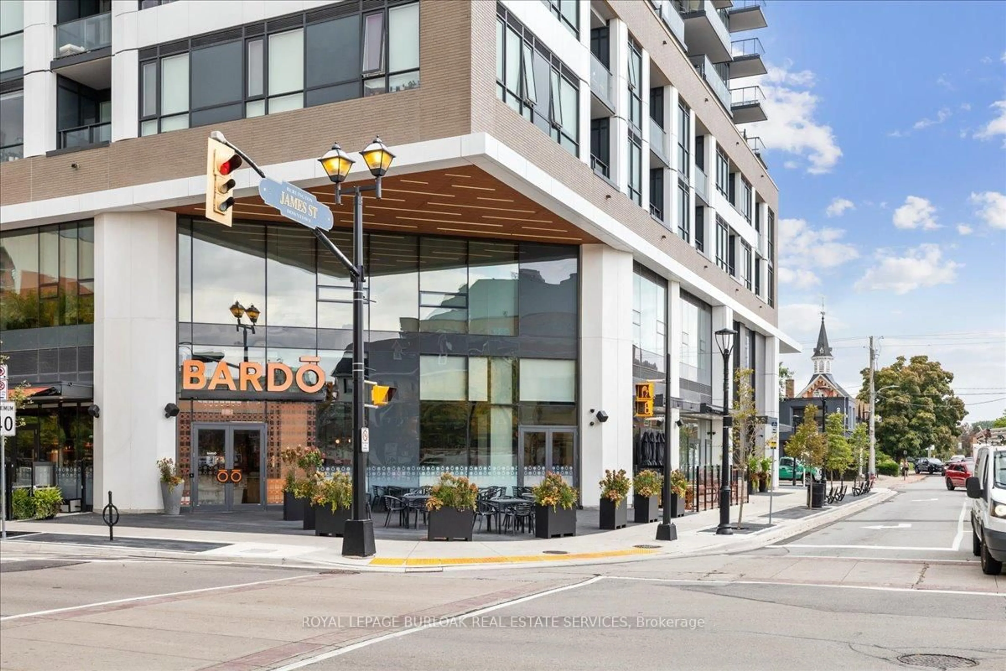 Patio, street for 2007 James St #1405, Burlington Ontario L7R 0G7