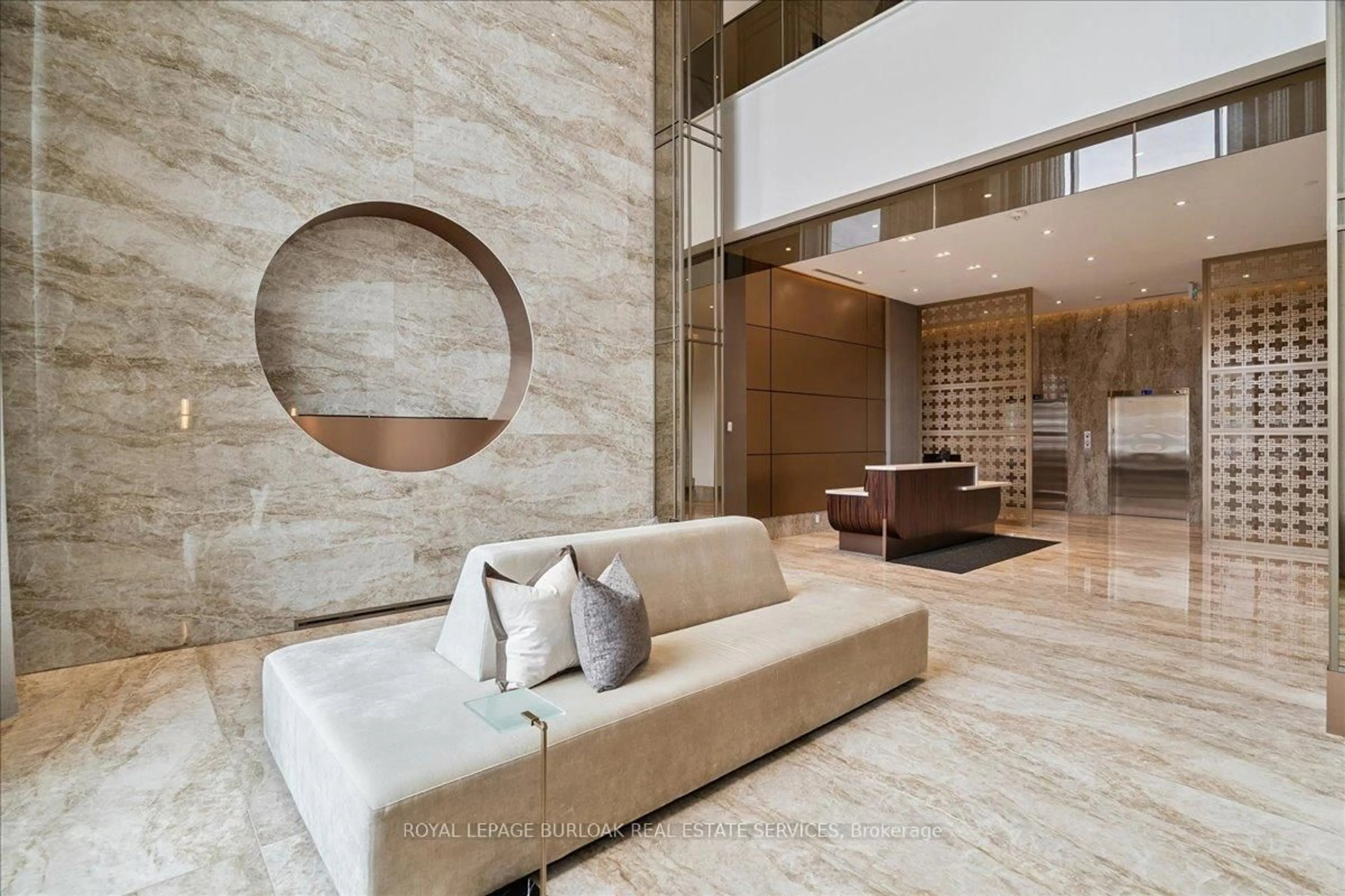 Lobby for 2007 James St #1405, Burlington Ontario L7R 0G7