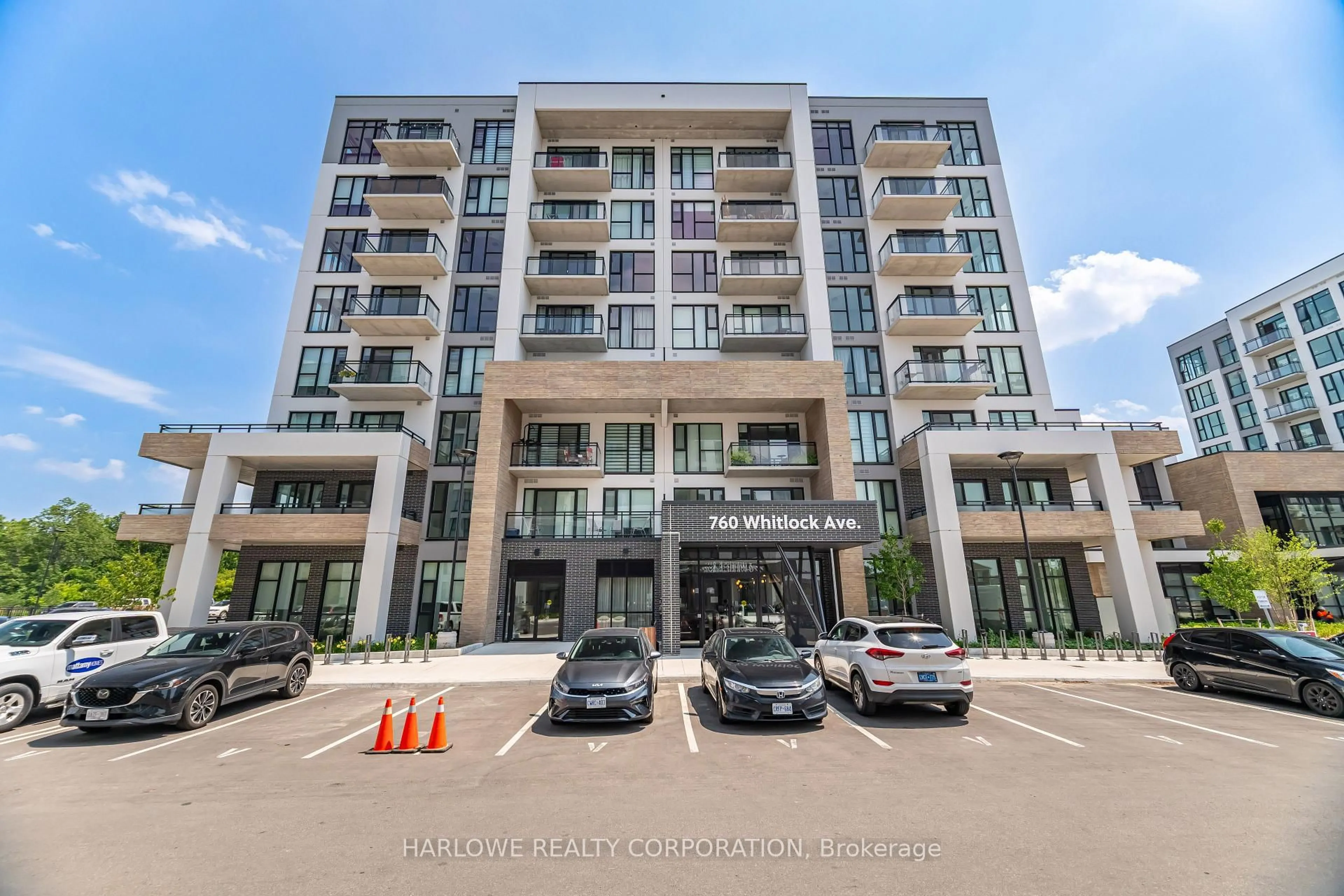 Indoor foyer for 760 Whitlock Ave #606, Milton Ontario L9E 1S2