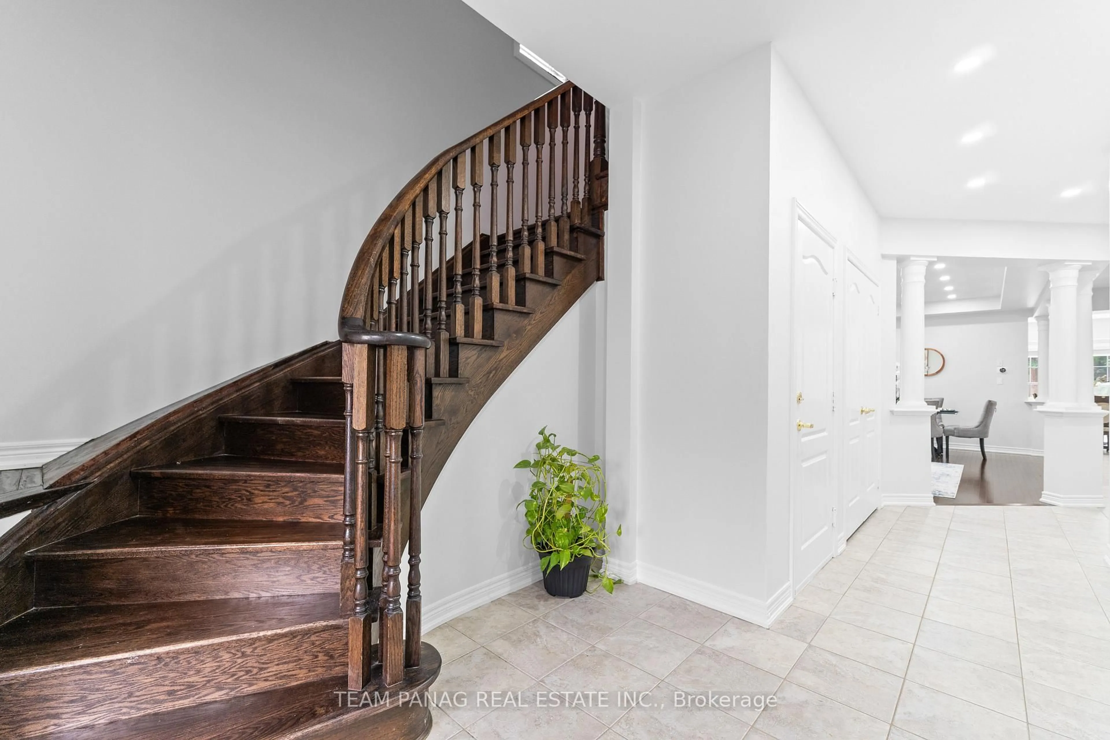 Stairs for 38 Stephanie Ave, Brampton Ontario L6Y 0R8