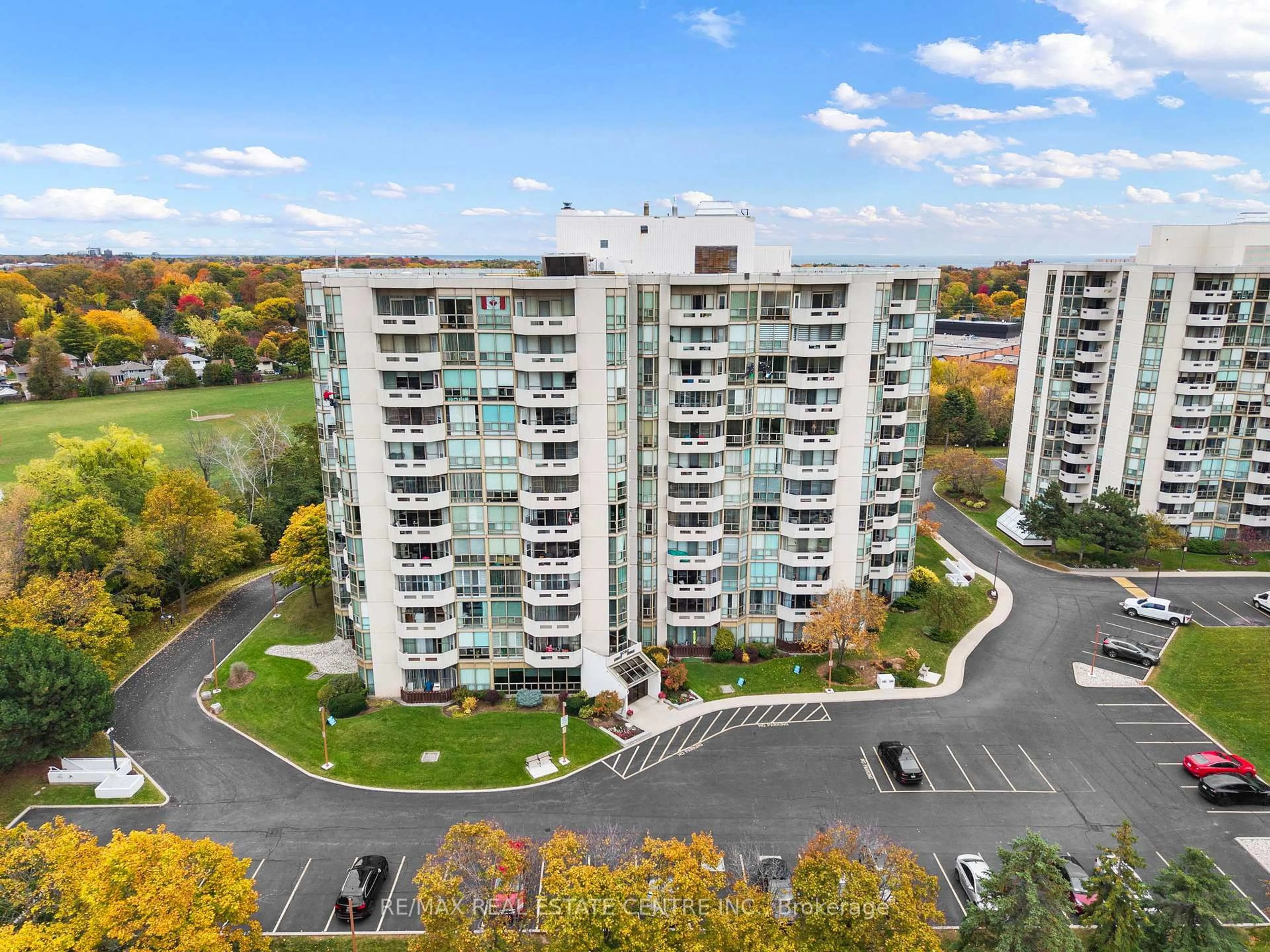 A pic from outside/outdoor area/front of a property/back of a property/a pic from drone, city buildings view from balcony for 5090 Pinedale Ave Ave #209, Burlington Ontario L7L 3V8