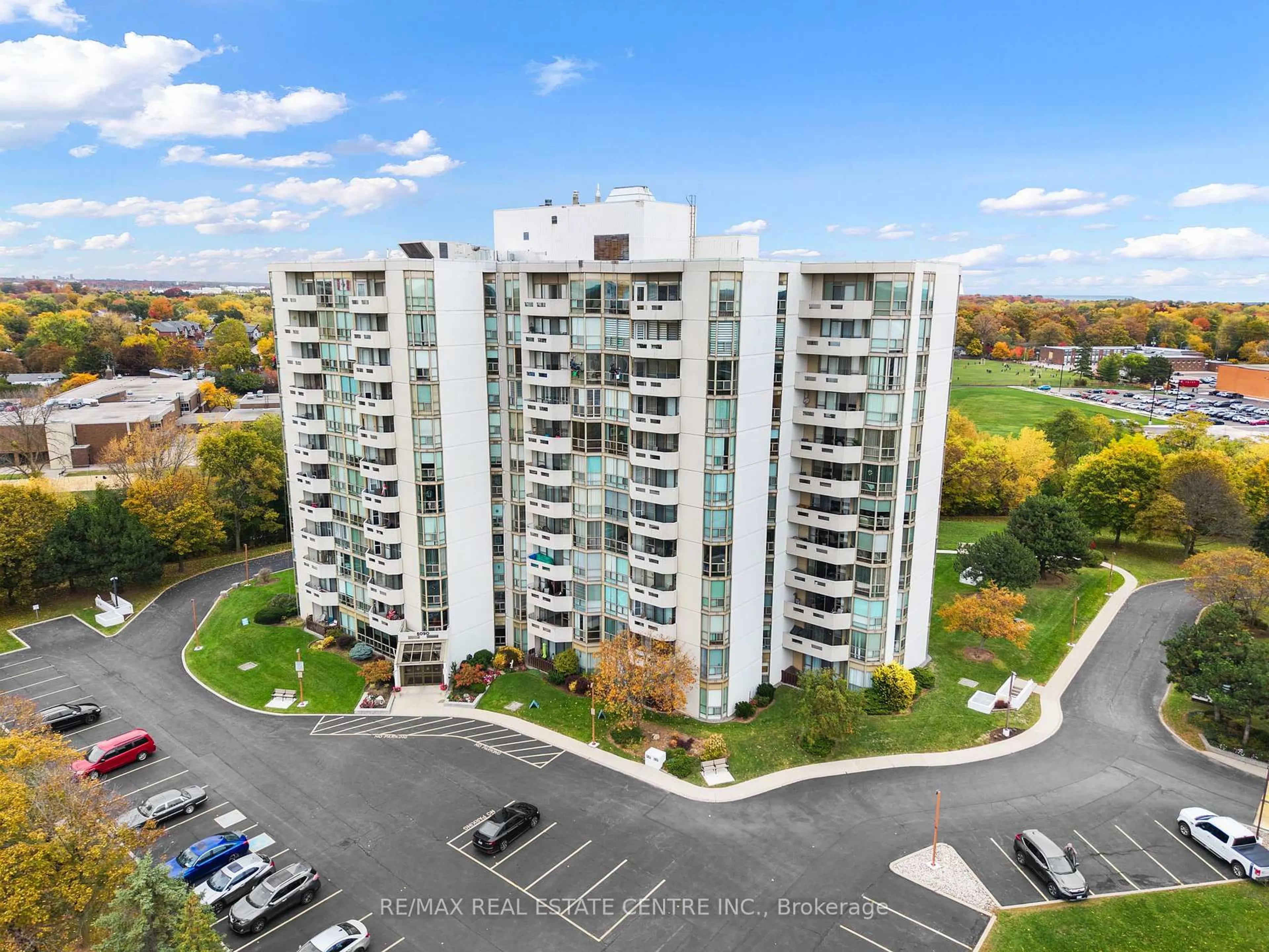 A pic from outside/outdoor area/front of a property/back of a property/a pic from drone, city buildings view from balcony for 5090 Pinedale Ave Ave #209, Burlington Ontario L7L 3V8
