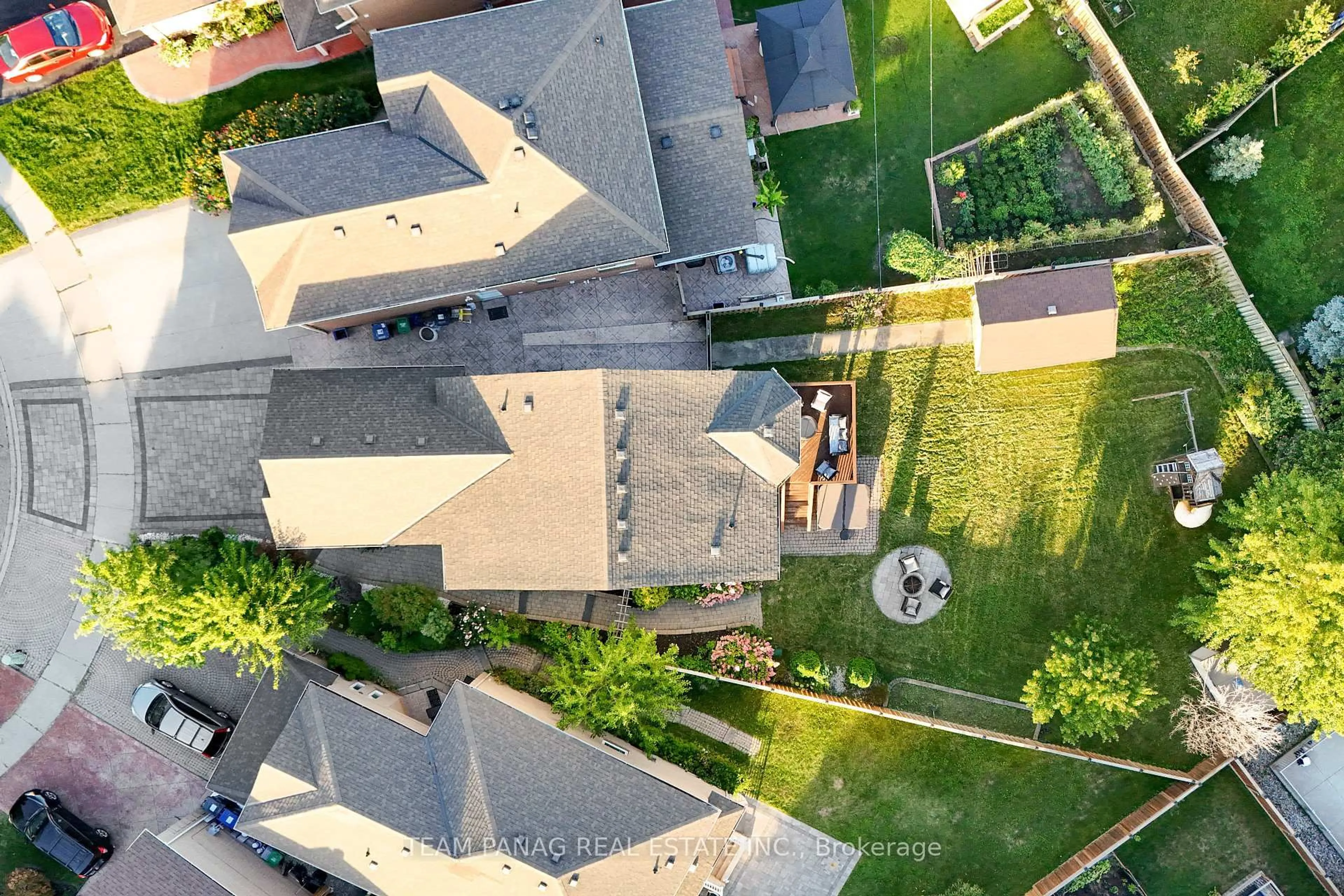 A pic from outside/outdoor area/front of a property/back of a property/a pic from drone, city buildings view from balcony for 5358 Flatford Rd, Mississauga Ontario L5V 1Y6