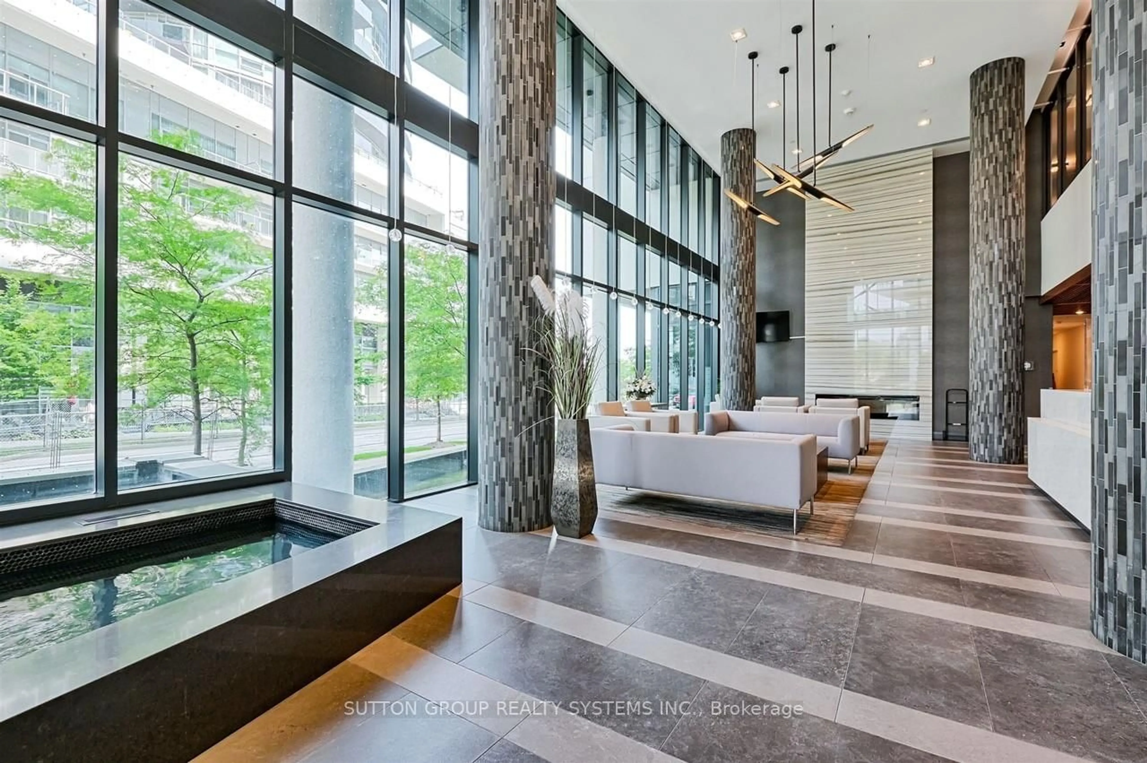 Unknown for 39 Annie Craig Dr #704, Toronto Ontario M8V 0H1