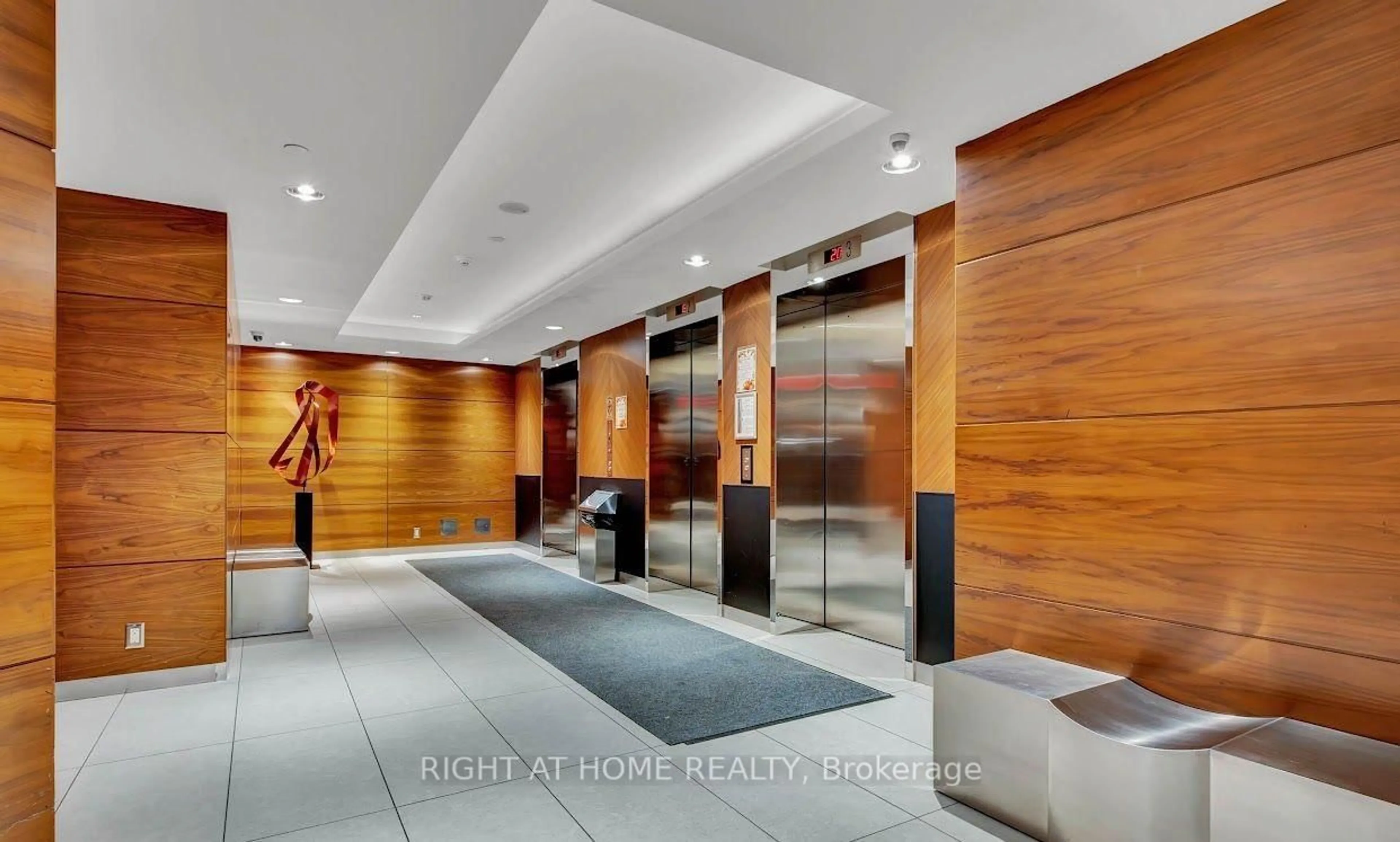 Lobby for 5 Valhalla Inn Rd #1804, Toronto Ontario M9B 1S9