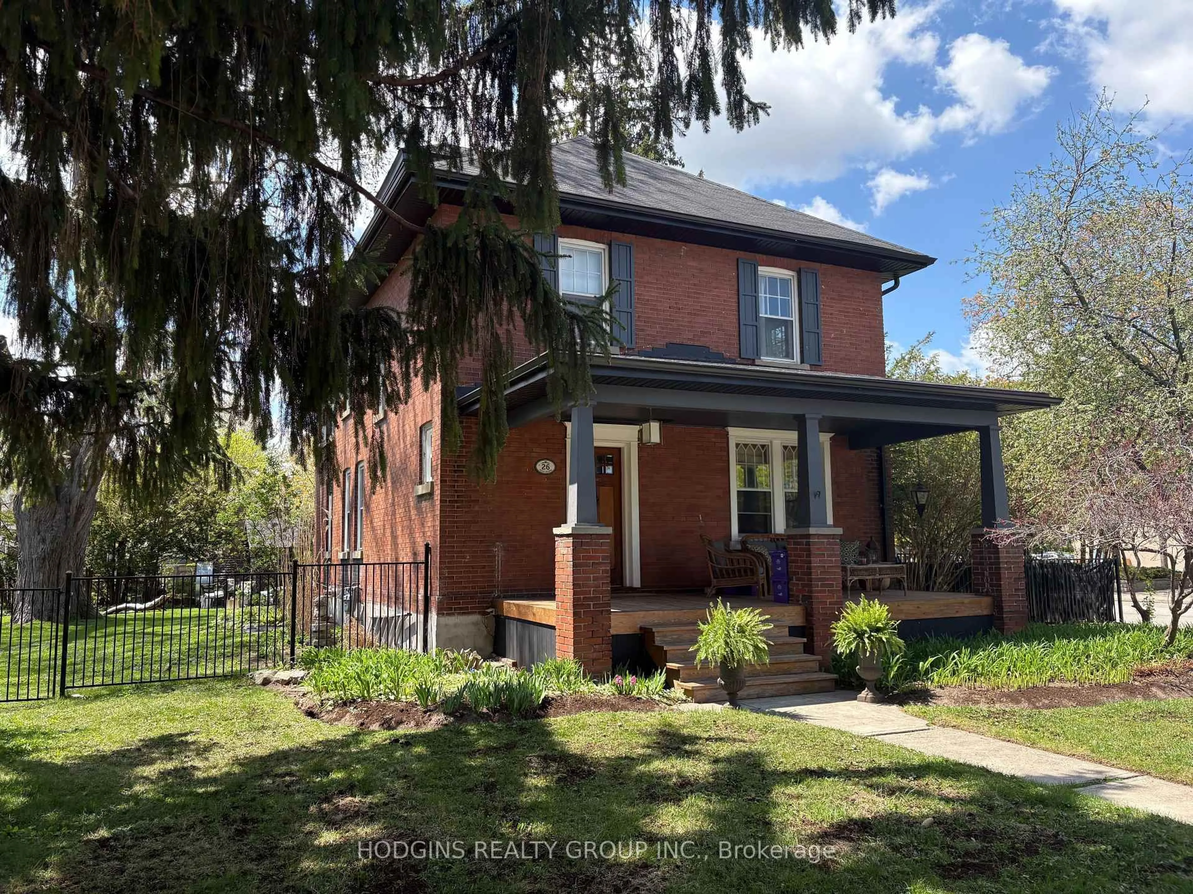 Home with brick exterior material, street for 26 Brant Ave, Mississauga Ontario L5G 3N8
