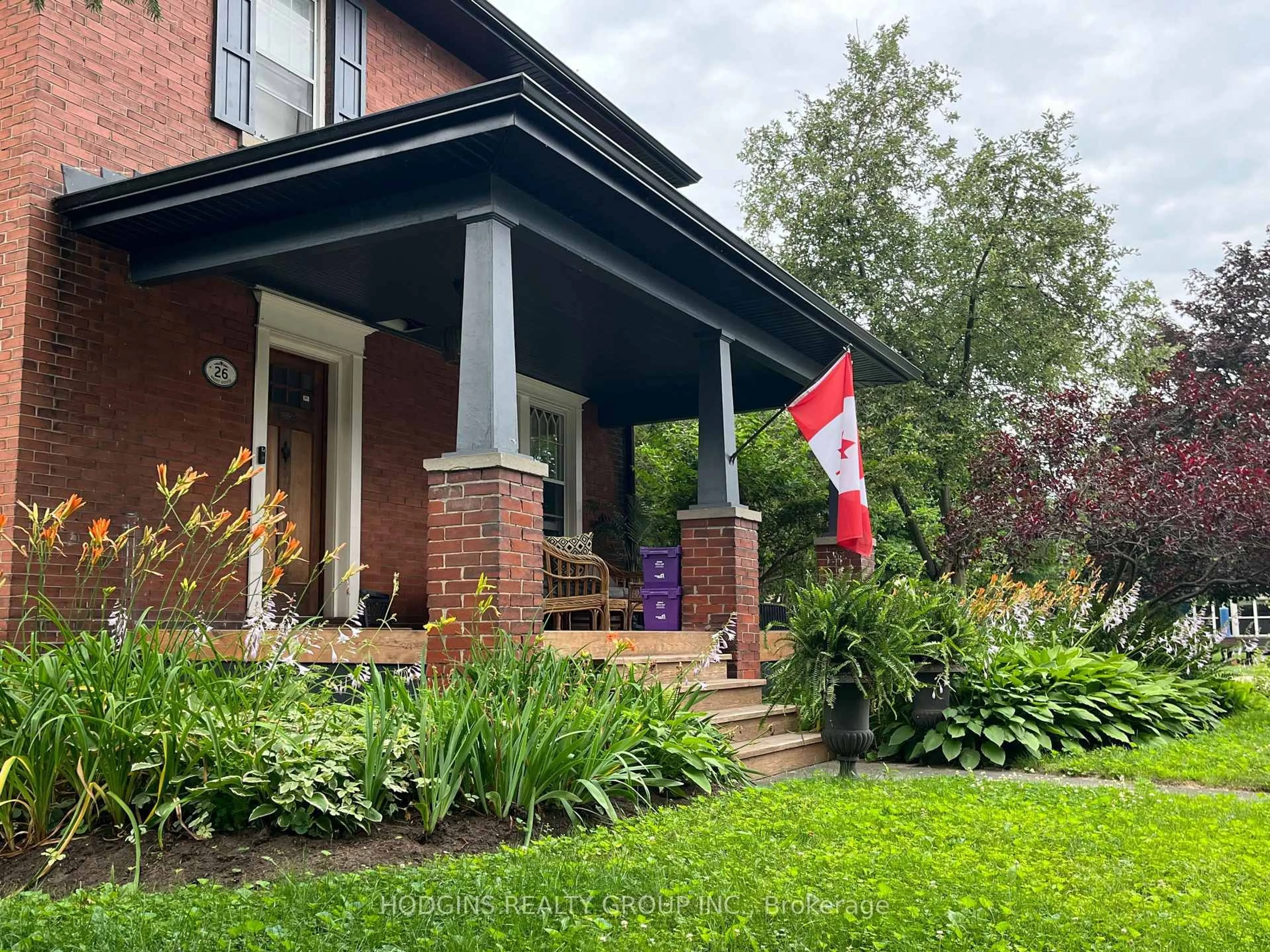 Home with brick exterior material, street for 26 Brant Ave, Mississauga Ontario L5G 3N8