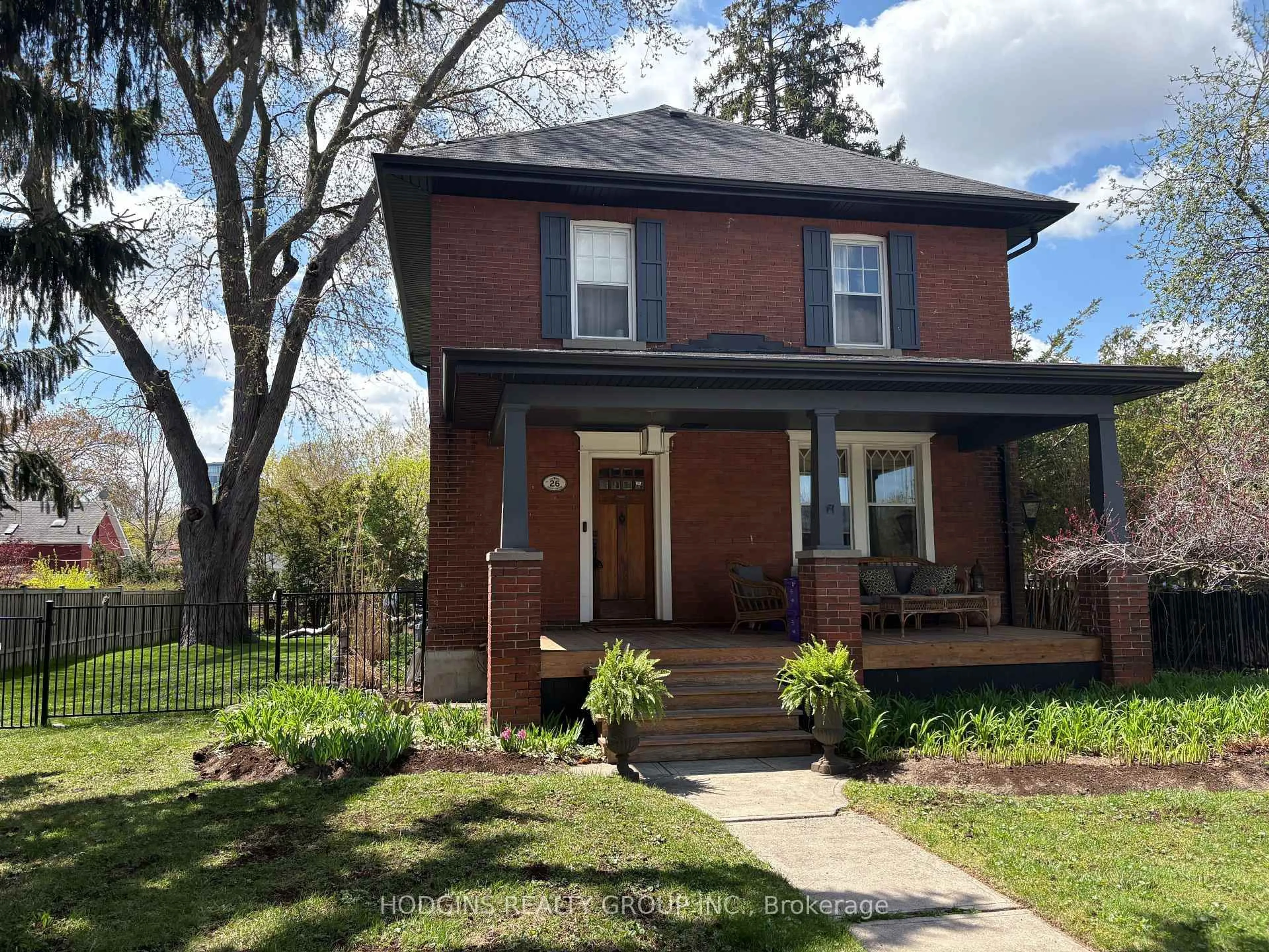 Home with brick exterior material, street for 26 Brant Ave, Mississauga Ontario L5G 3N8