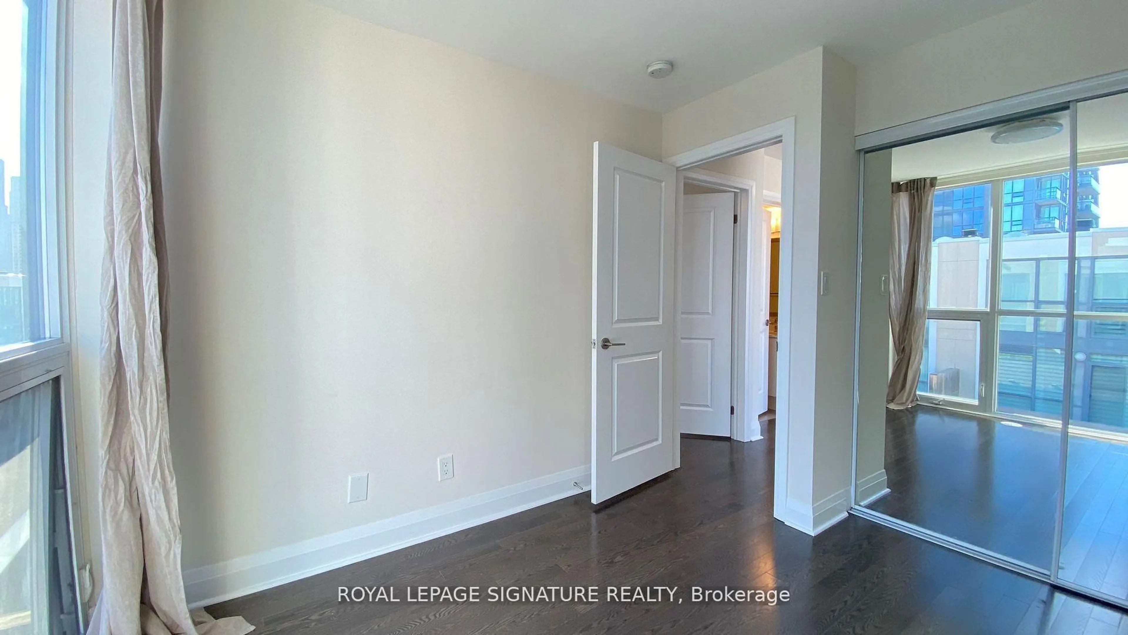 A pic of a room for 5040 Four Springs Ave #1, Mississauga Ontario L5R 0E9