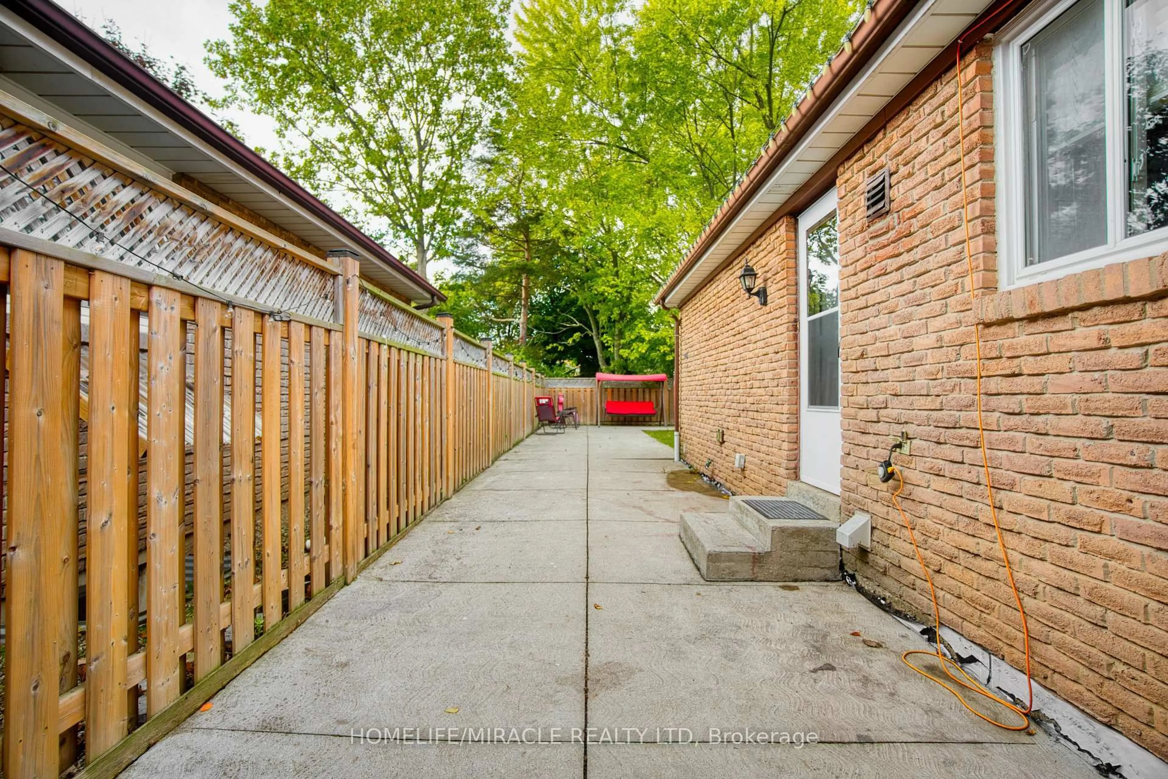Patio, street for 3353 Martins Pine Cres #409, Mississauga Ontario L5L 1G3