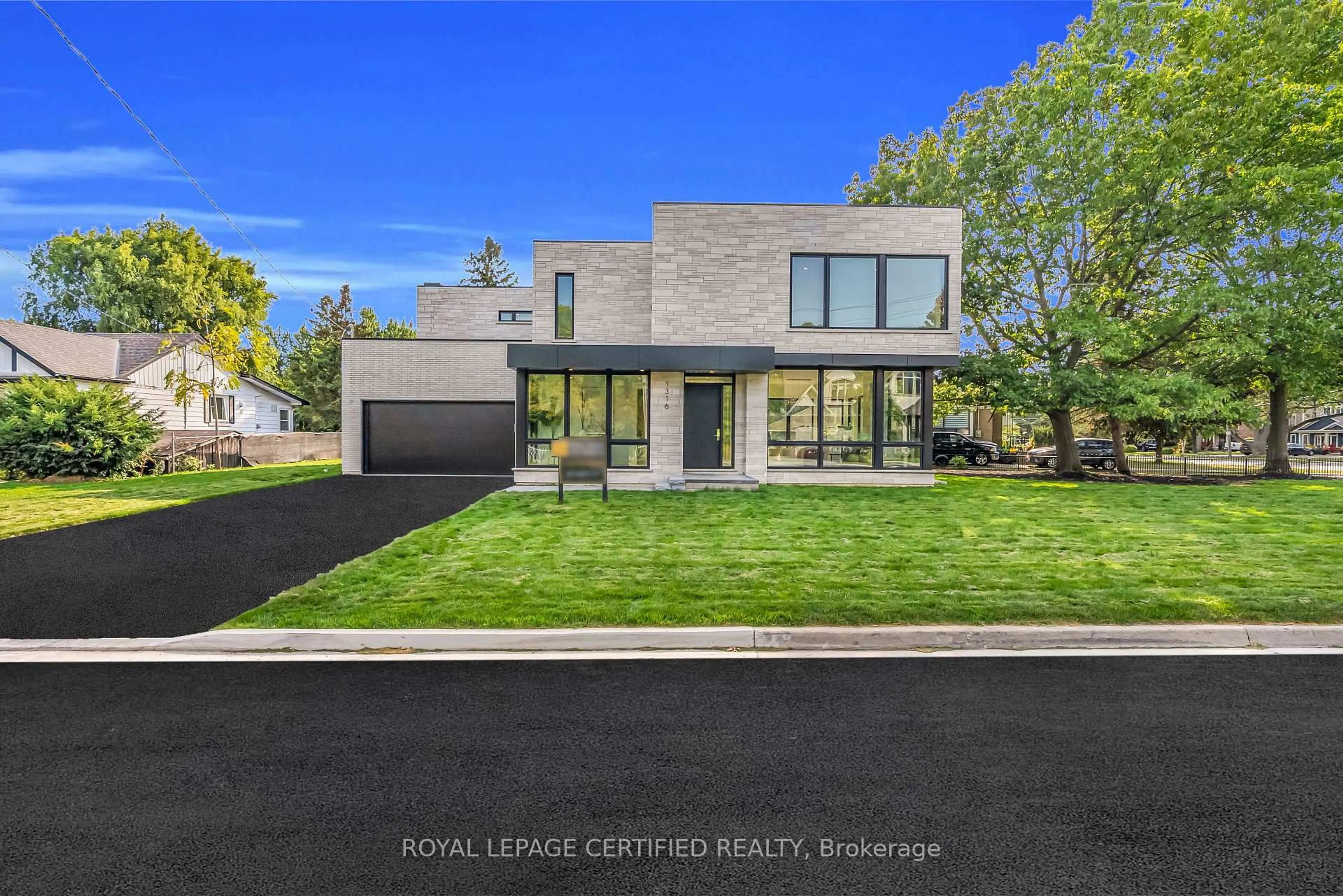 Home with brick exterior material, street for 1316 Mineola Gdns, Mississauga Ontario L5G 3Y3