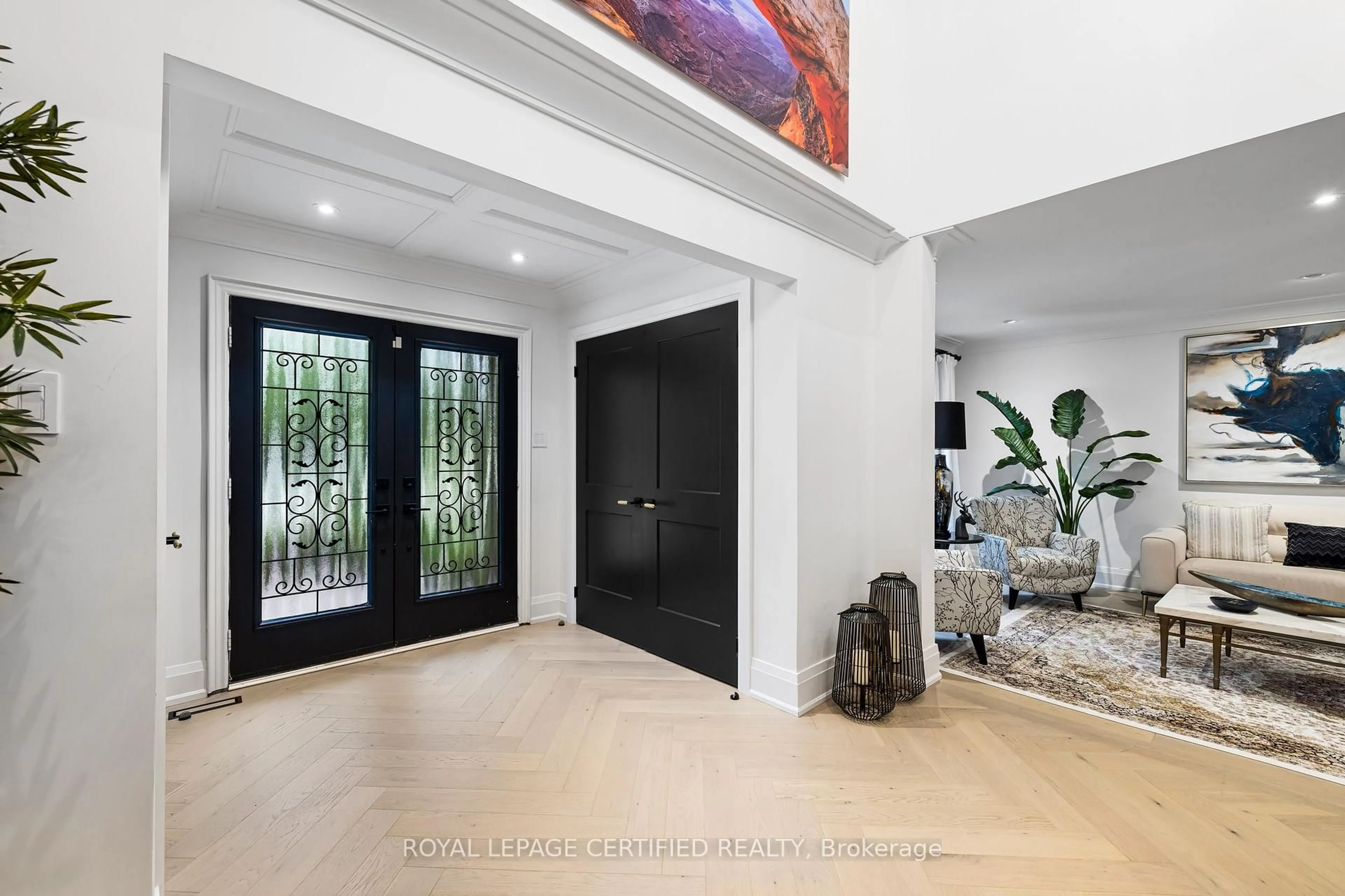 Indoor entryway for 5103 Royal Mills Crt, Mississauga Ontario L5M 4X9