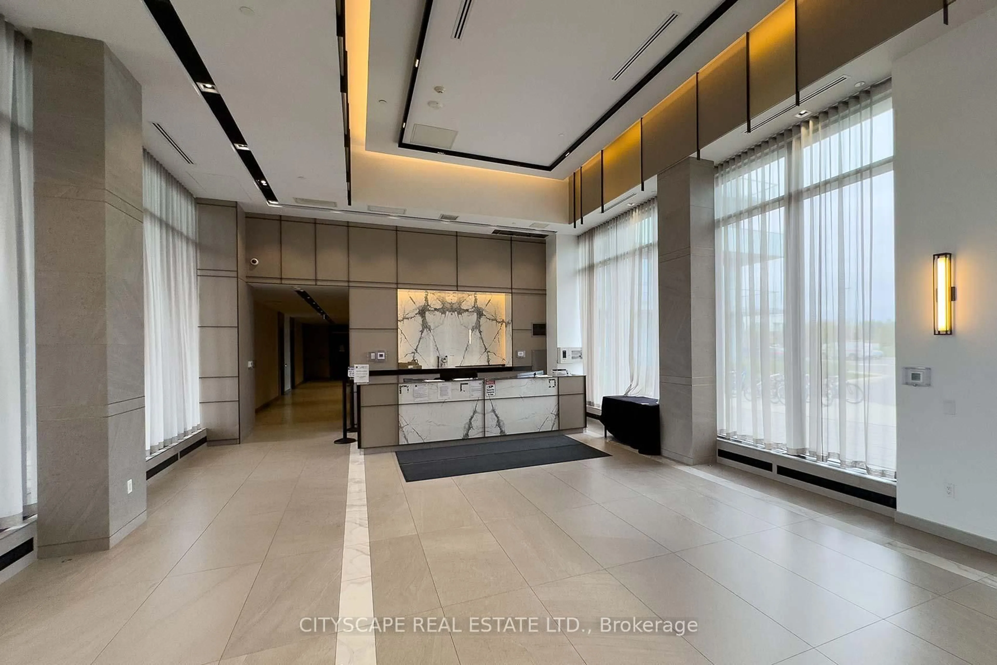Indoor foyer for 4655 Metcalfe Ave #1804, Mississauga Ontario L5M 0Z7