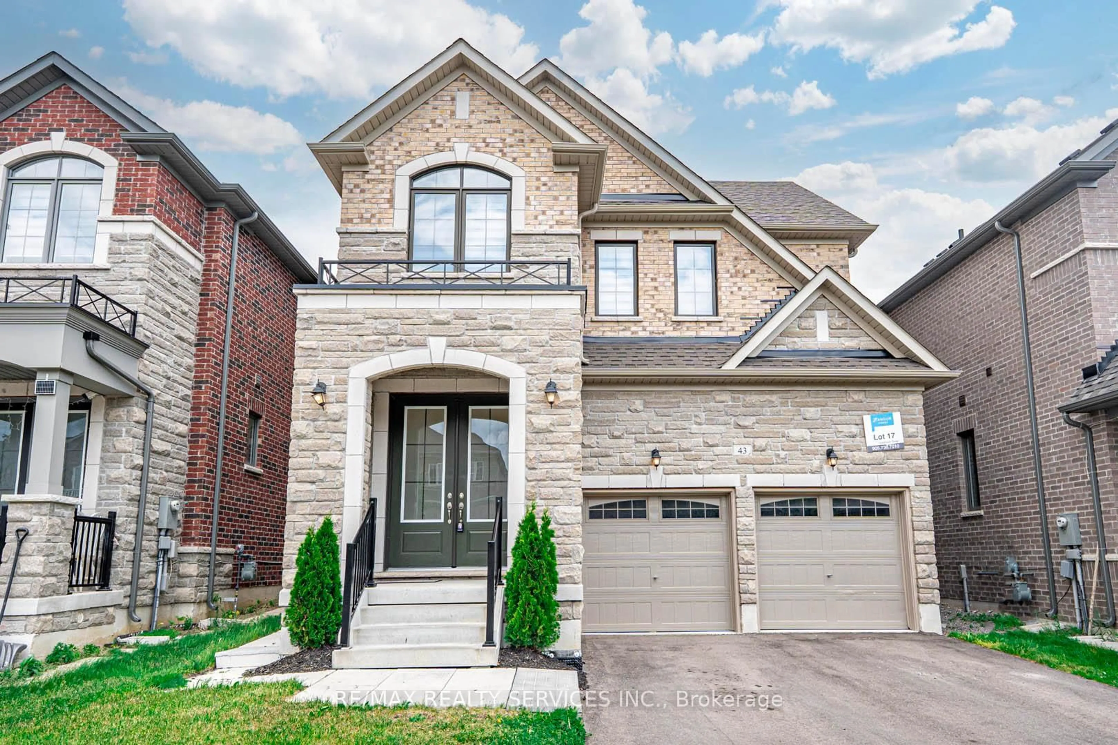 Home with brick exterior material, street for 43 Rainbrook Clse, Brampton Ontario L6R 0Y9