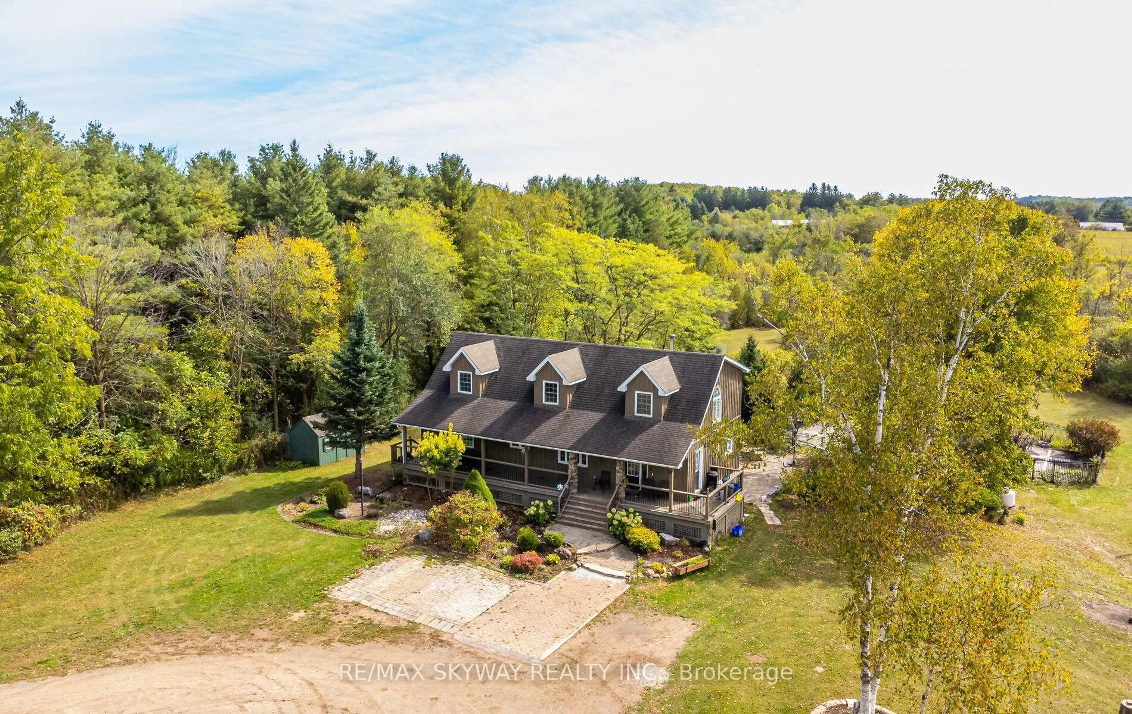 A pic from outside/outdoor area/front of a property/back of a property/a pic from drone, water/lake/river/ocean view for 5628 HIGHWAY 7, Milton Ontario L7J 2L7