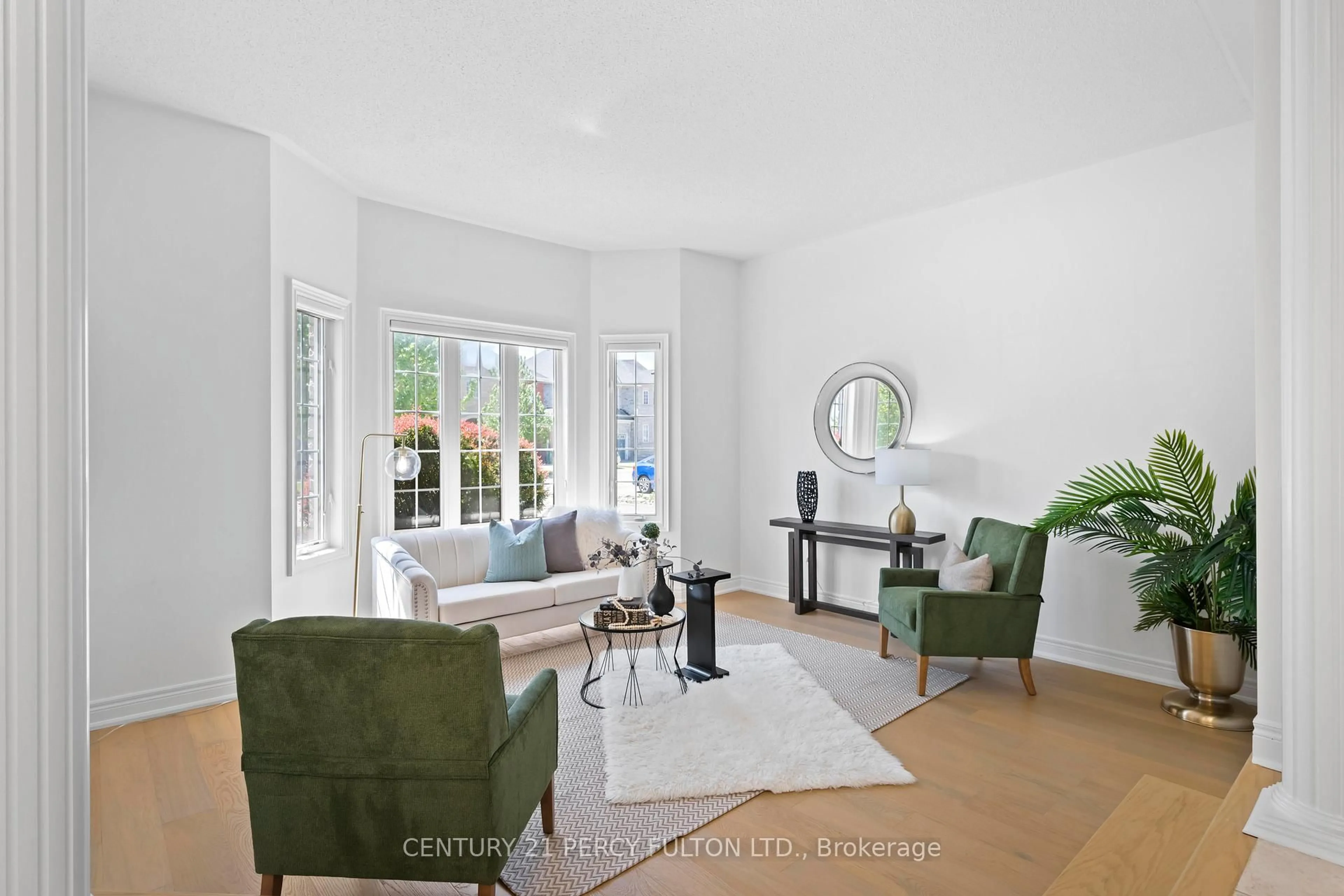 Living room with furniture, unknown for 35 Donwoods Crt, Brampton Ontario L6P 1T6