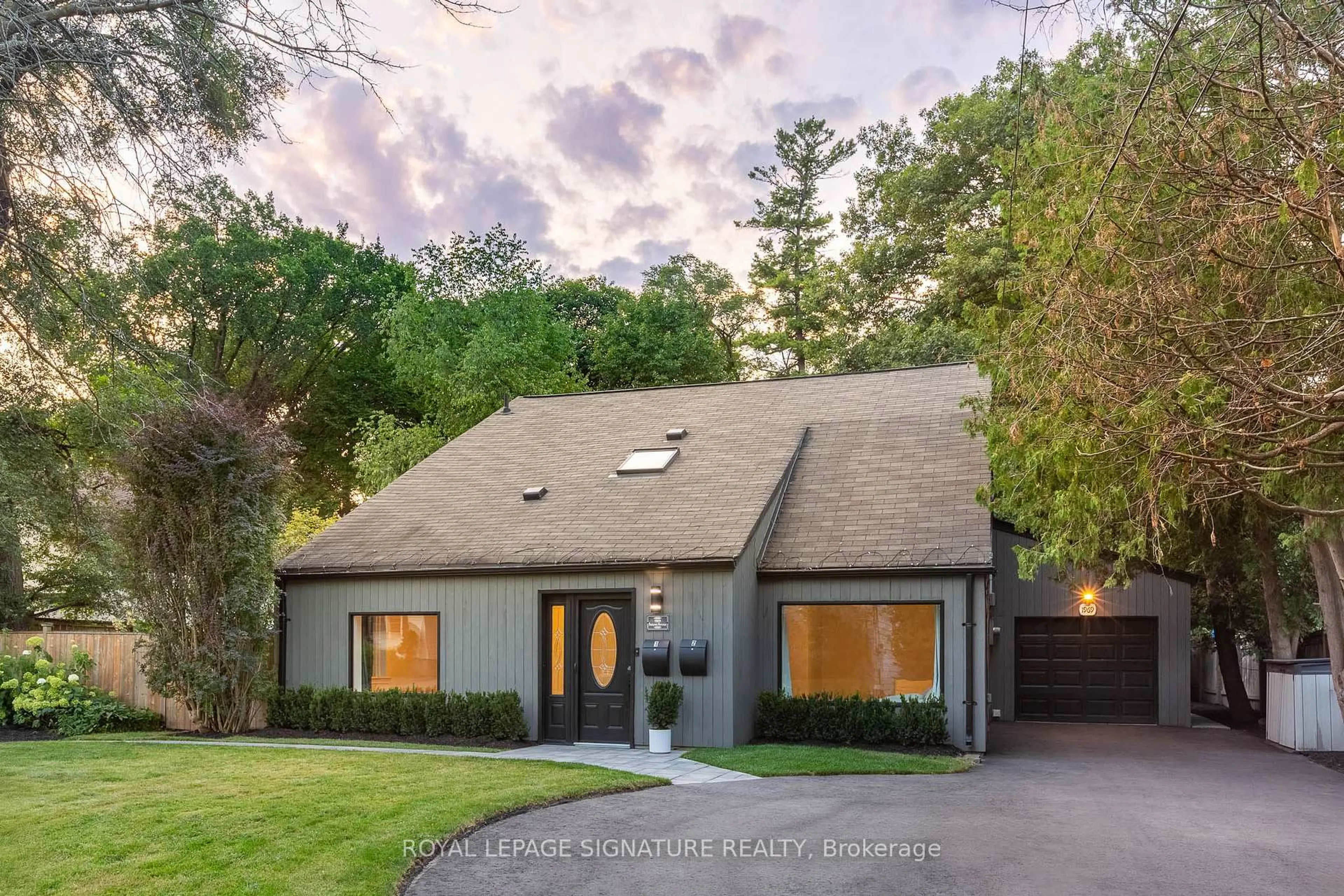 Home with brick exterior material, street for 1969 Balsam Ave, Mississauga Ontario L5J 1L3