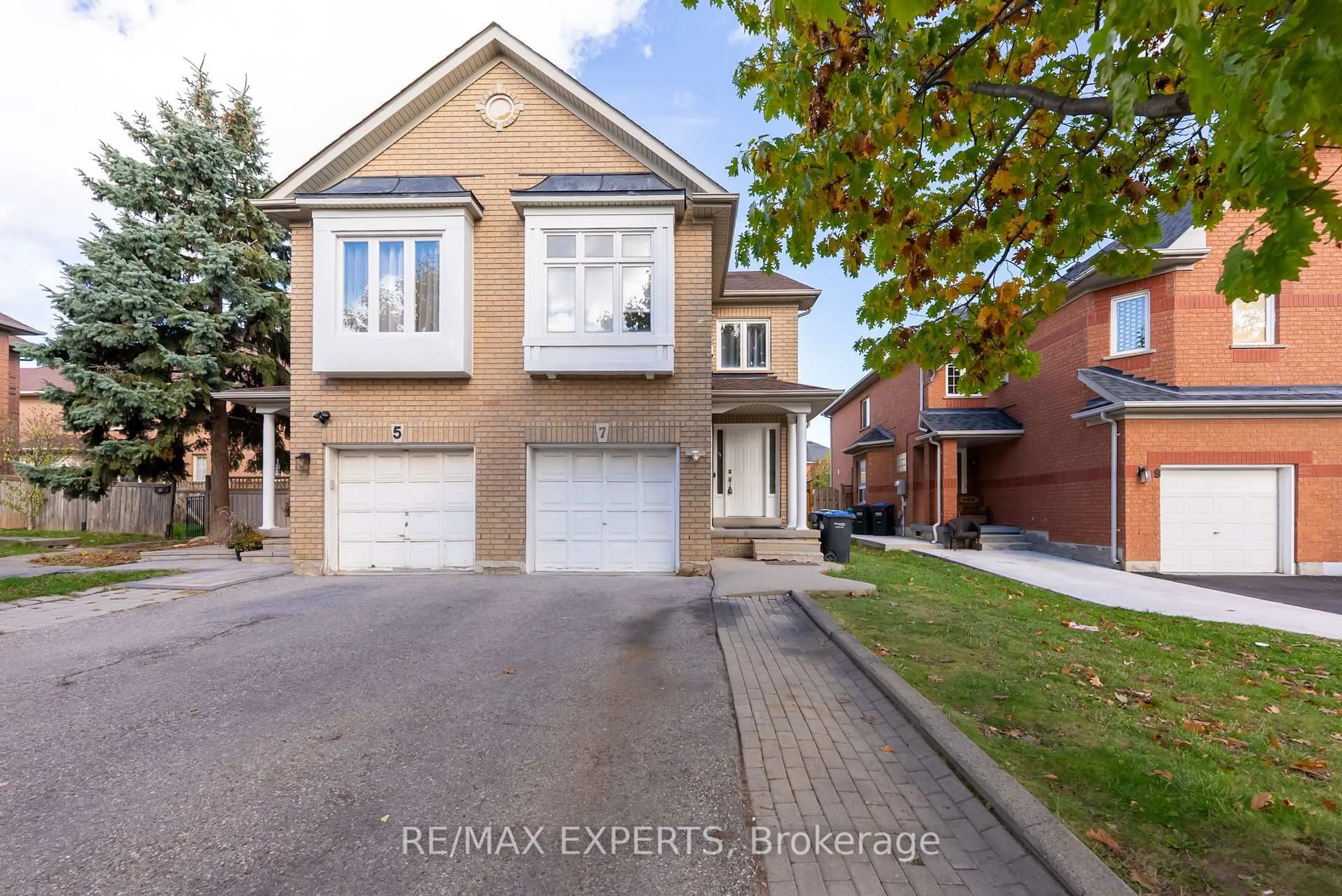 Home with brick exterior material, street for 7 Yellow Brick Rd, Brampton Ontario L6V 4K8