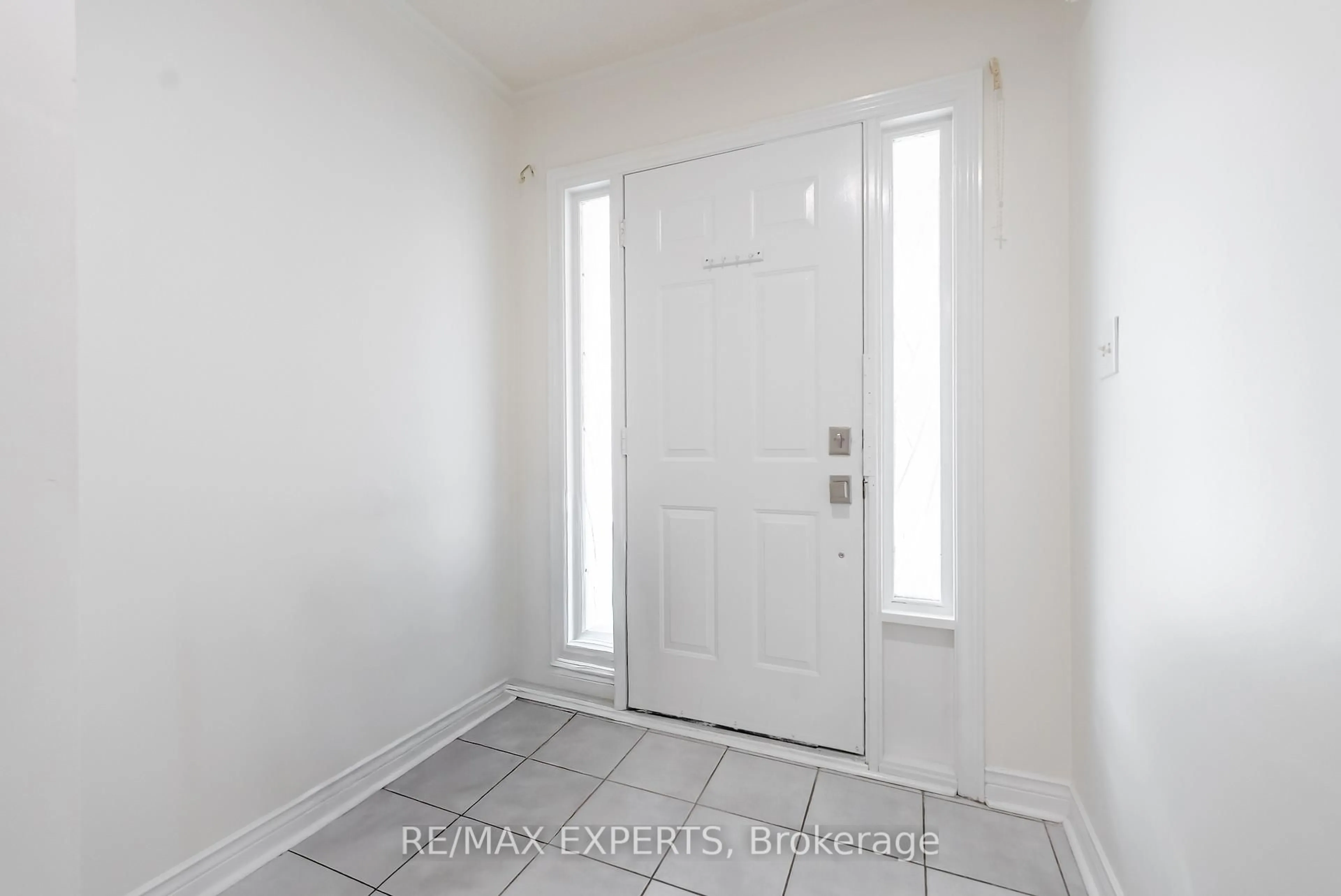 Indoor entryway for 7 Yellow Brick Rd, Brampton Ontario L6V 4K8