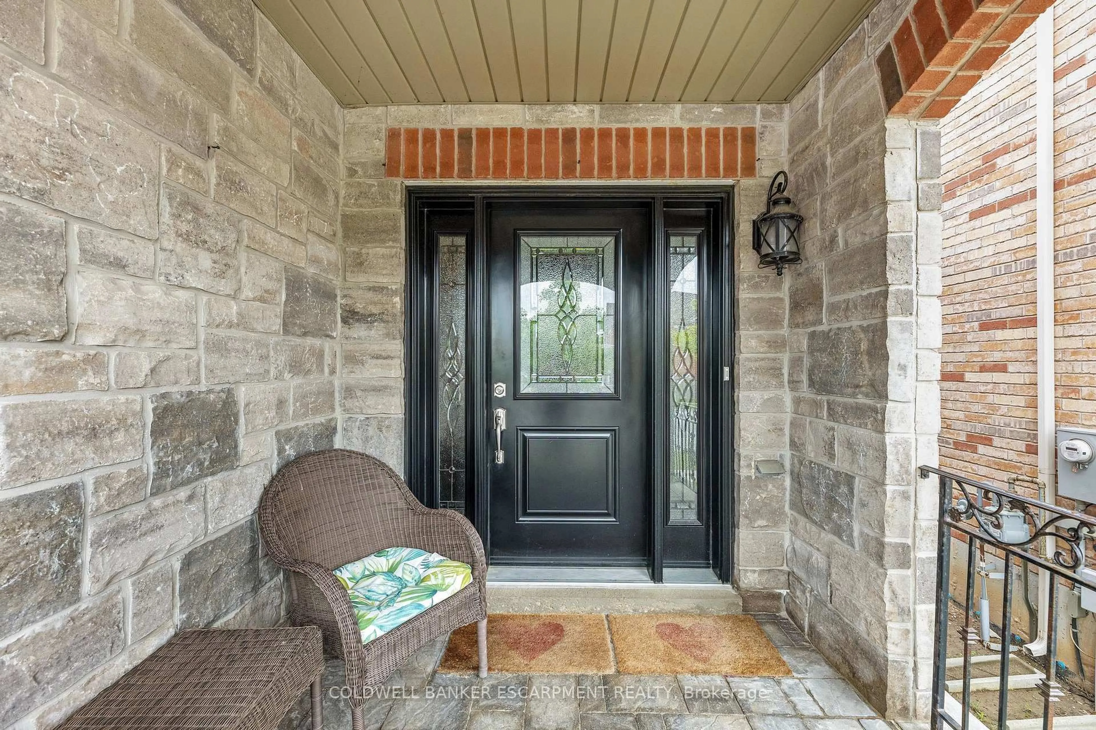 Indoor entryway for 602 Yates Dr, Milton Ontario L9T 7R1