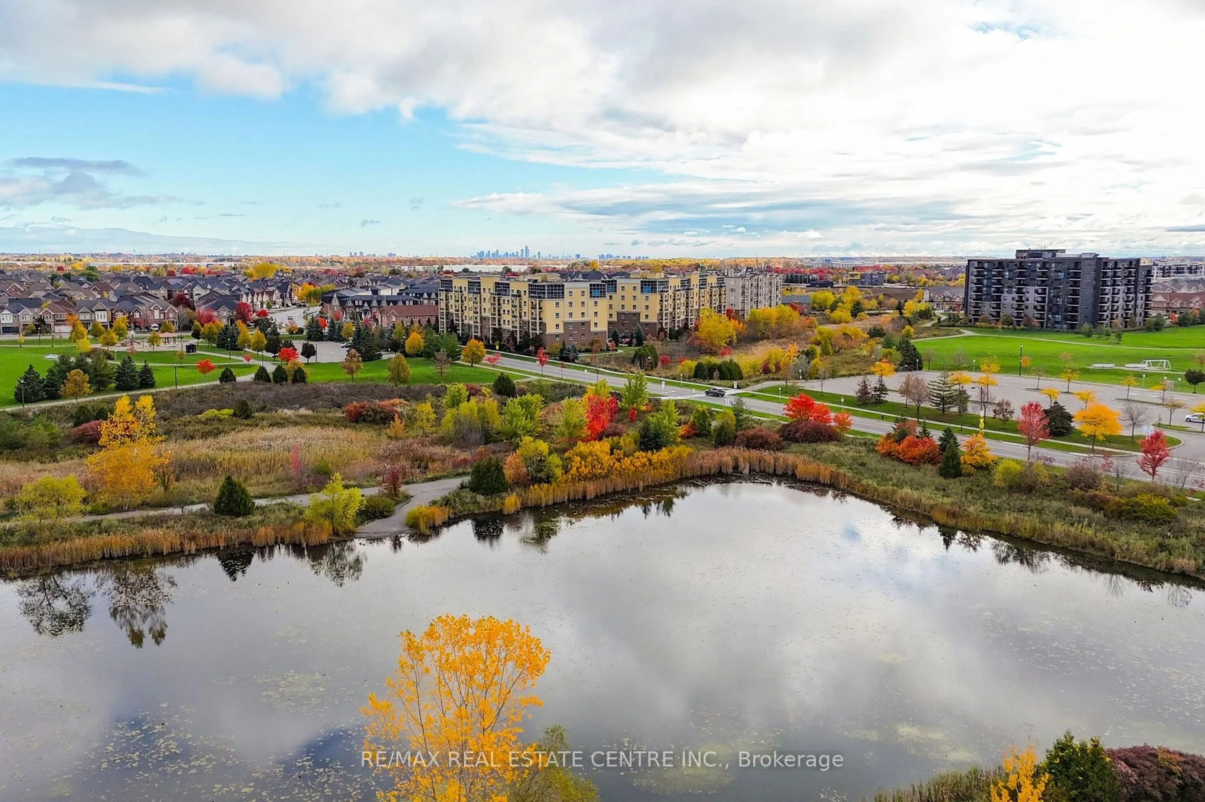 A pic from outside/outdoor area/front of a property/back of a property/a pic from drone, water/lake/river/ocean view for 1419 Costigan Rd #305, Milton Ontario L9T 2L4