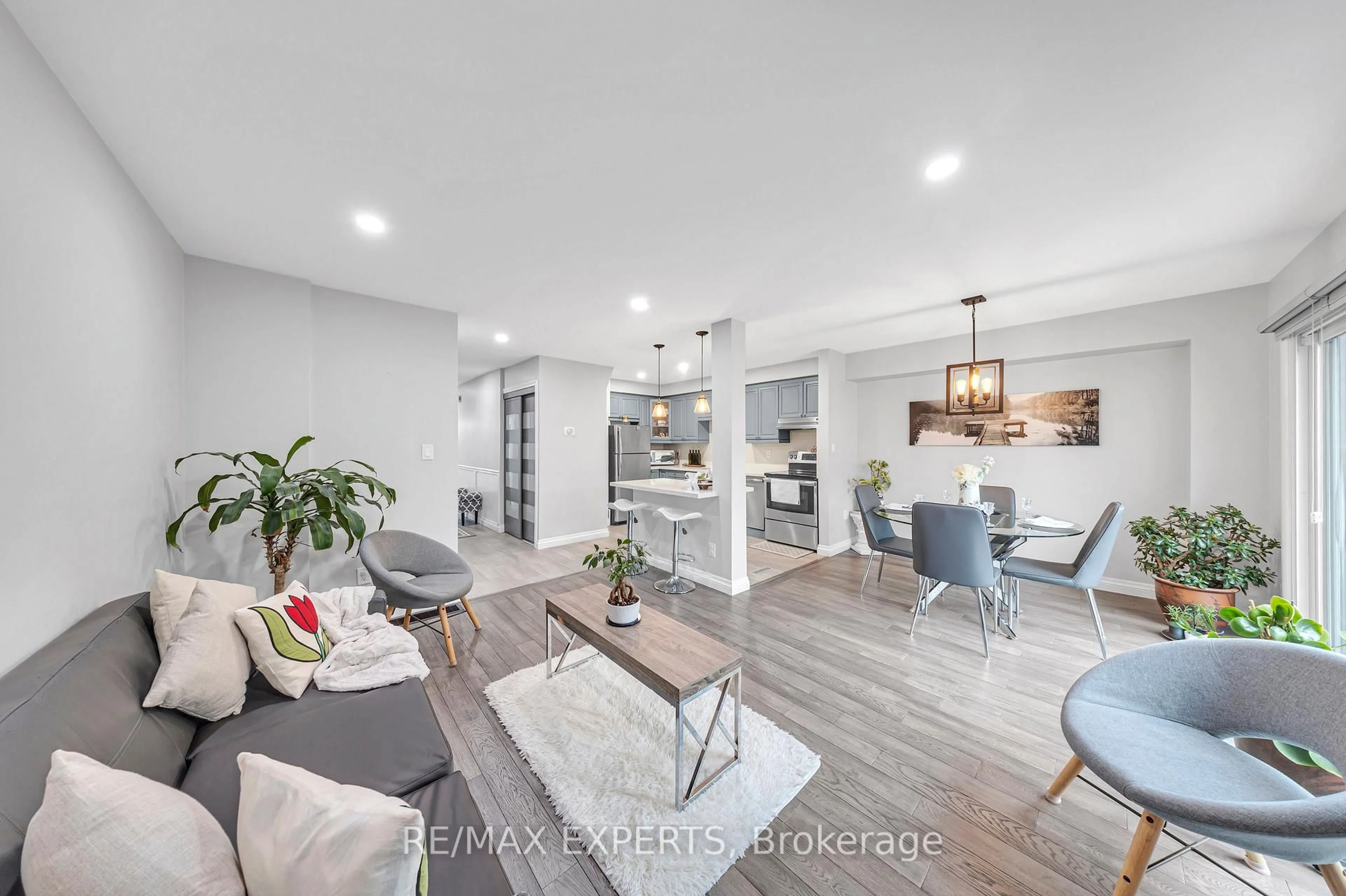 Open concept kitchen, unknown for 2676 Folkway Dr #55, Mississauga Ontario L5L 2G5