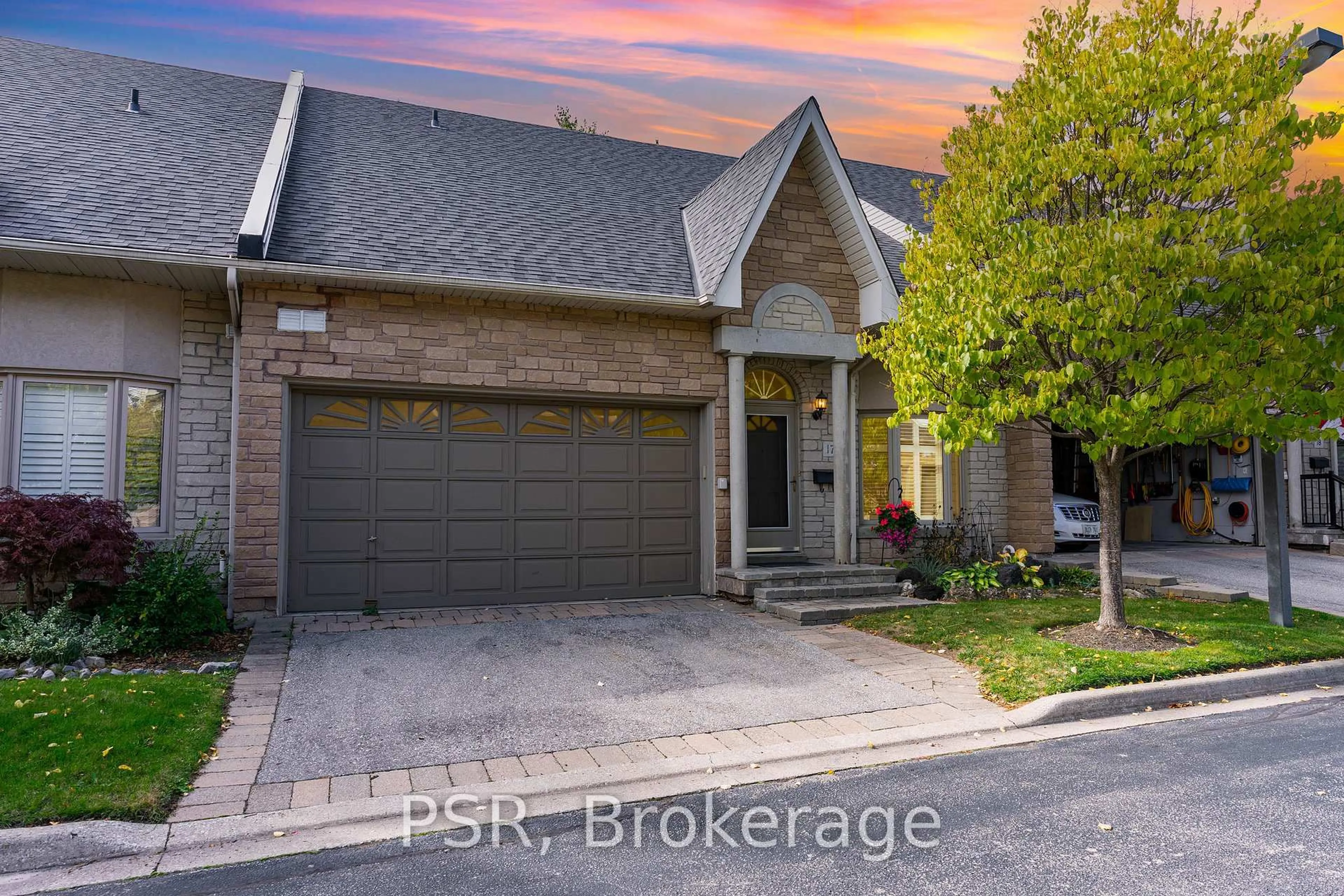 Home with brick exterior material, street for 1010 Cristina Crt #17, Mississauga Ontario L5J 4T7