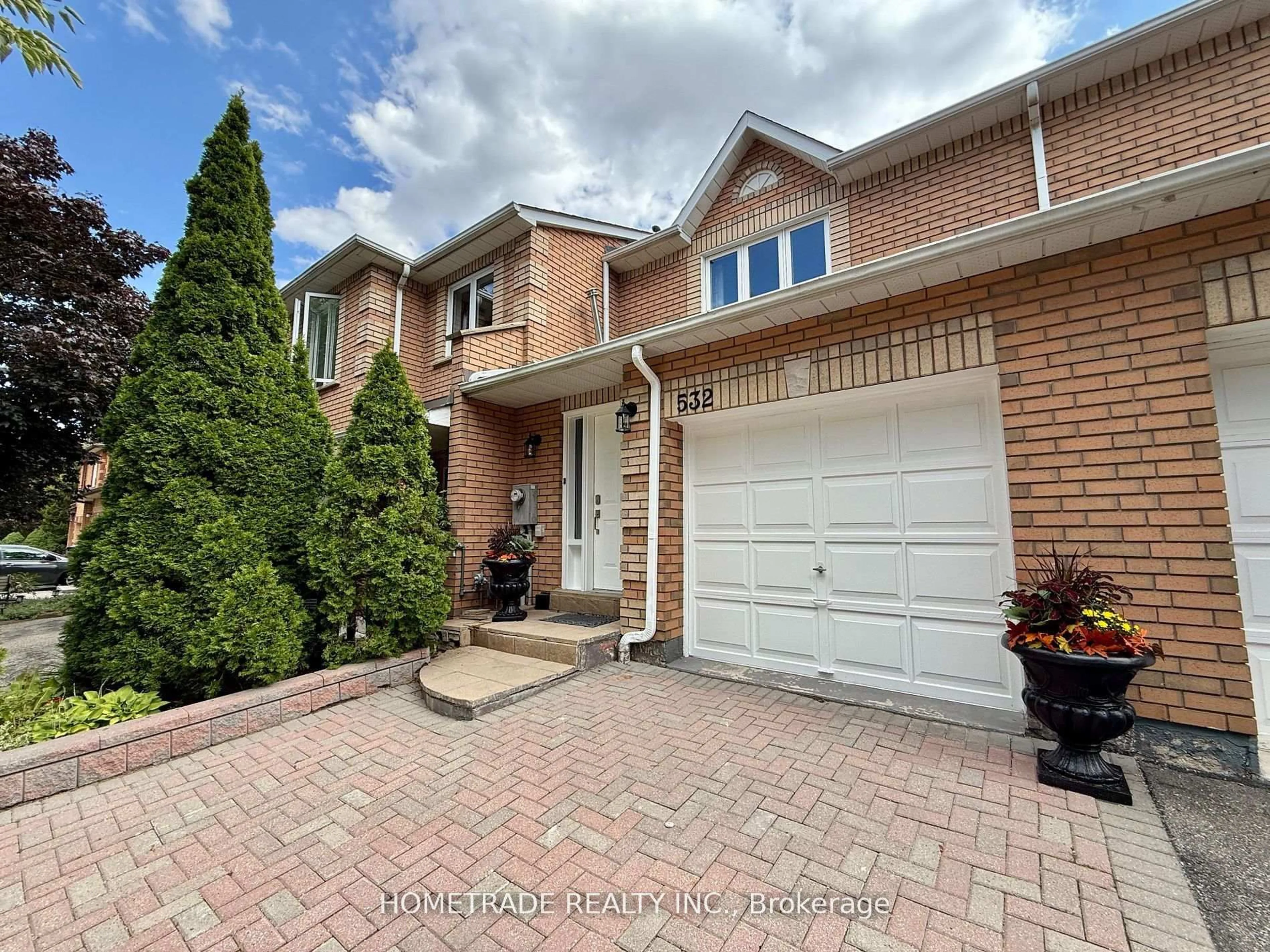 Home with brick exterior material, street for 532 Steddick Crt, Mississauga Ontario L5R 3T1