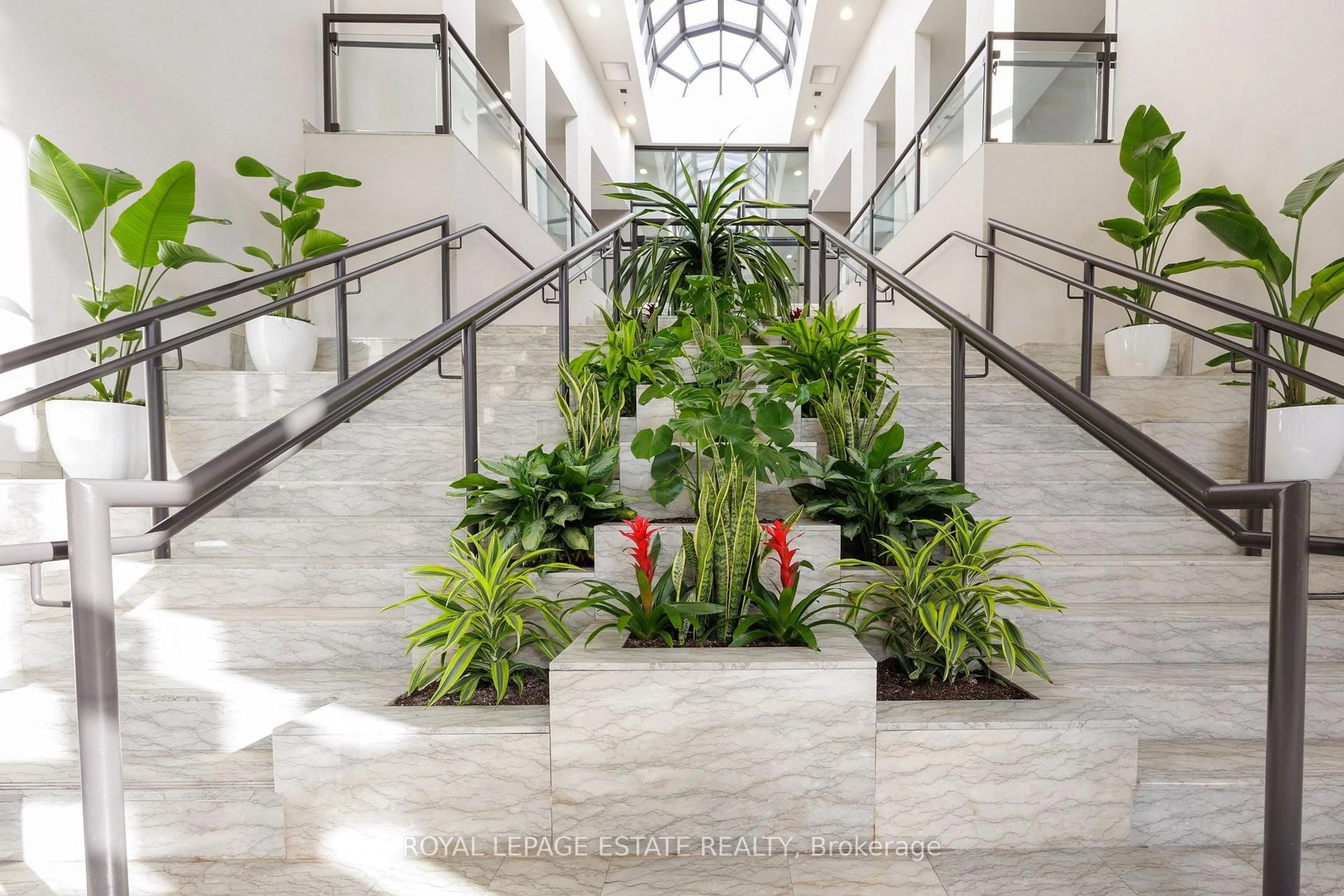 Unknown for 3 Hickory Tree Rd #1903, Toronto Ontario M9N 3W5