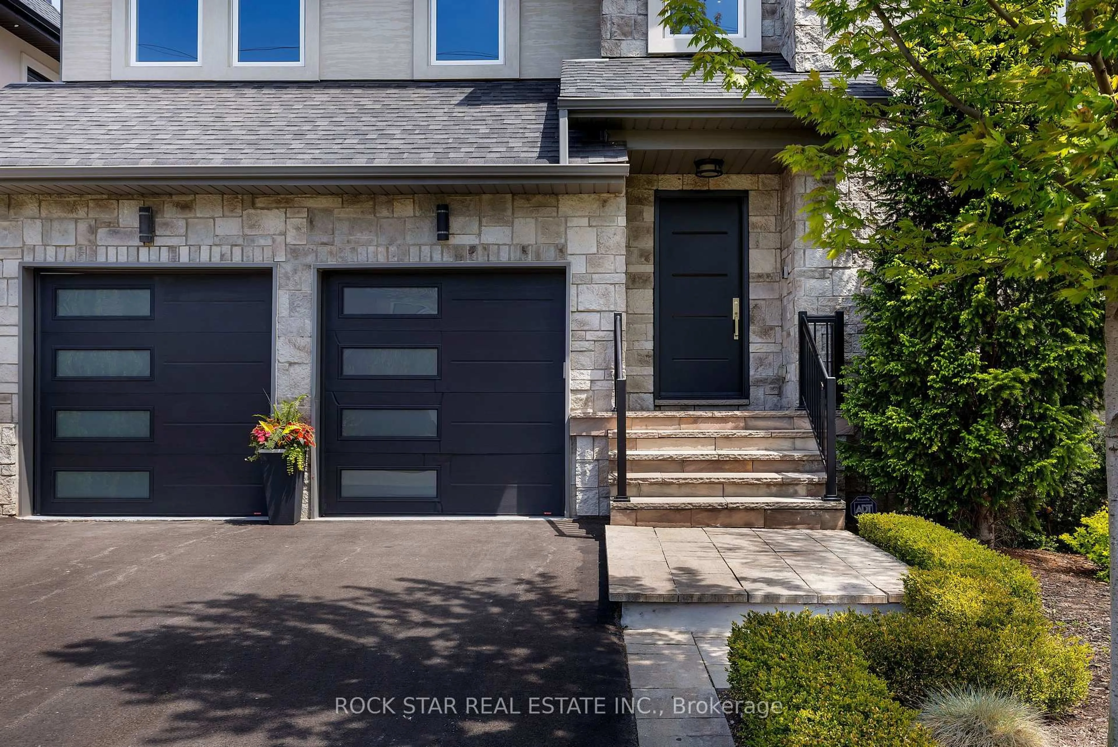Home with brick exterior material, street for 443 Seabourne Dr, Oakville Ontario L6L 4E9