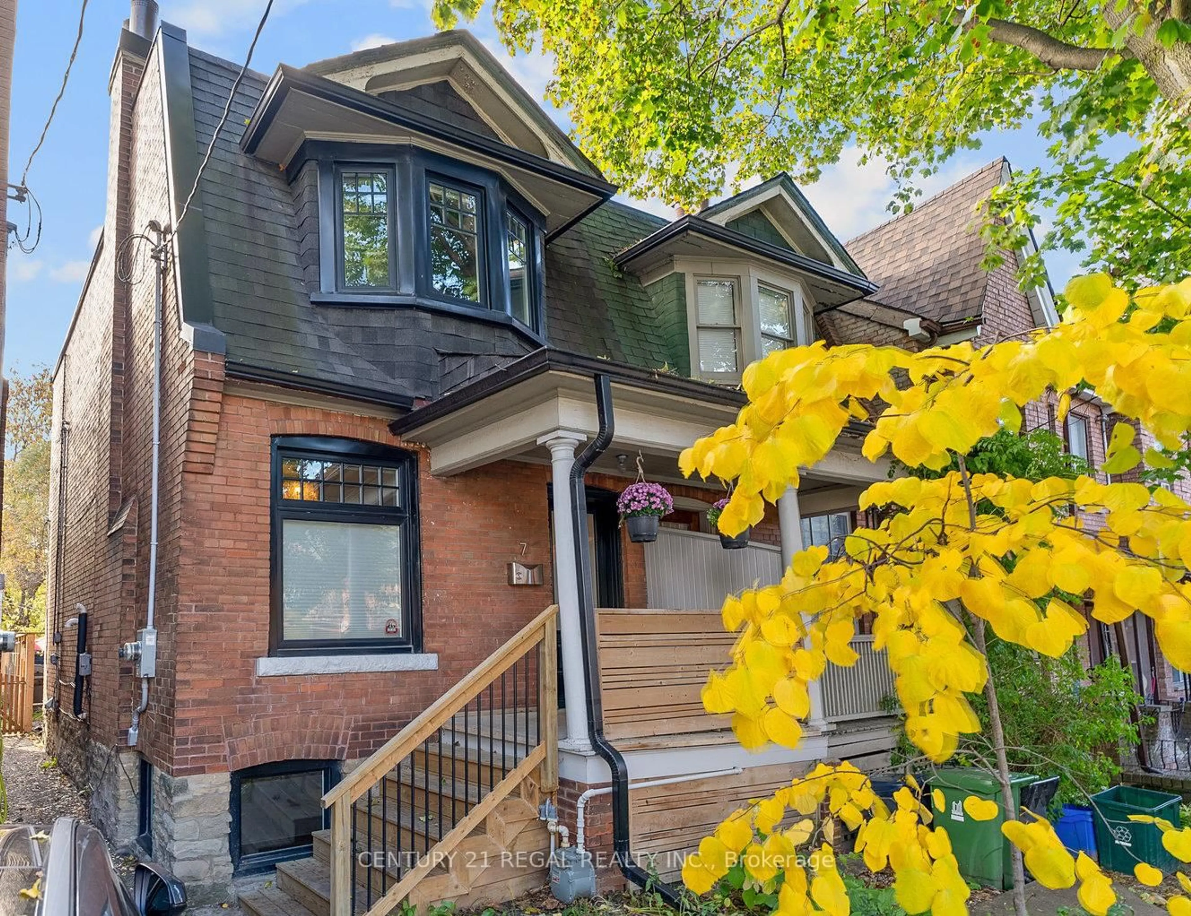 Home with brick exterior material, street for 7 Wallace Ave, Toronto Ontario M6H 1T4